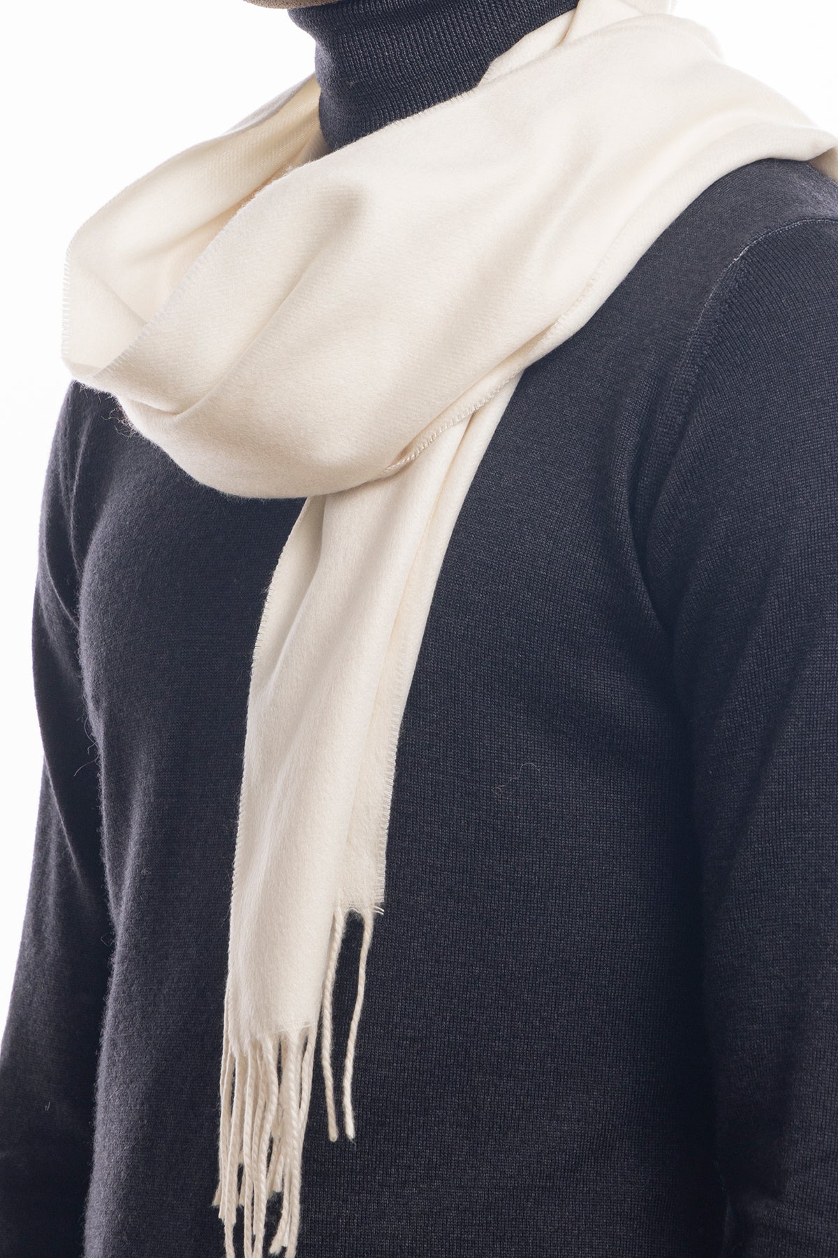 Sciarpa uomo color panna invernale effetto lana cashmere con frange