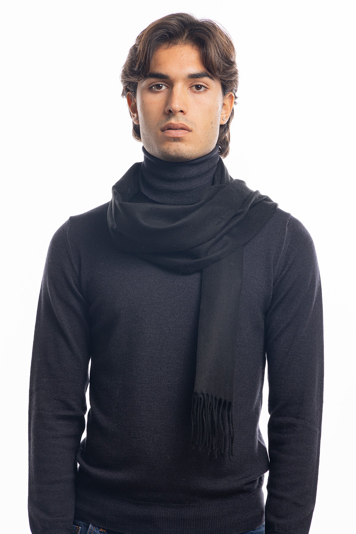 Sciarpa uomo nera invernale effetto lana cashmere con frange