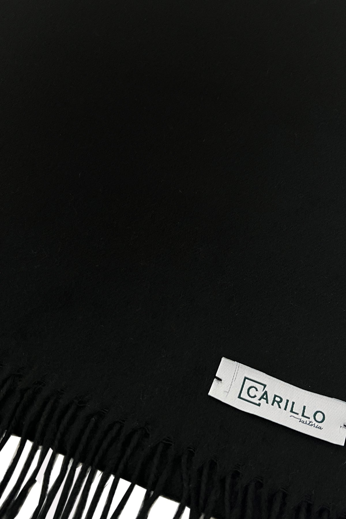 Sciarpa uomo nera invernale effetto lana cashmere con frange