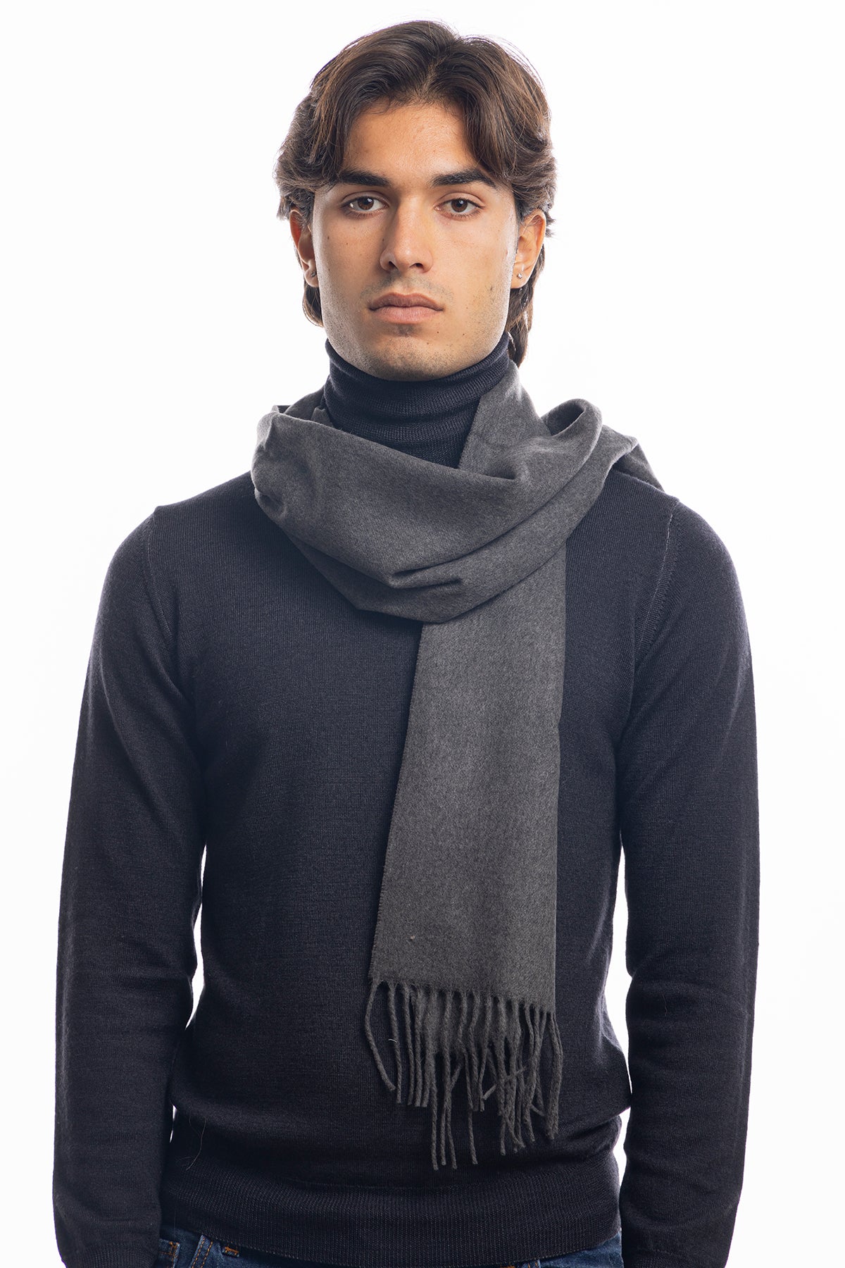 Sciarpa uomo grigio scuro invernale effetto lana cashmere con frange
