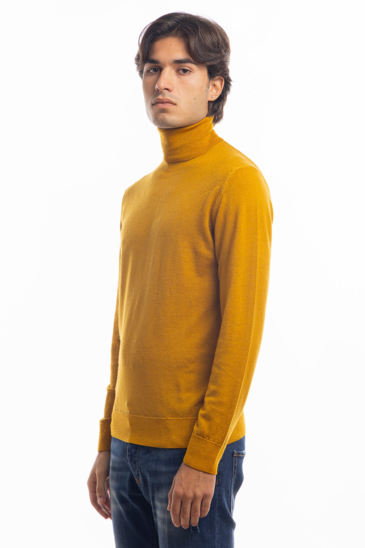 Maglione da uomo collo alto Ocra in lana merinos 100% maniche lunghe effetto stone wash
