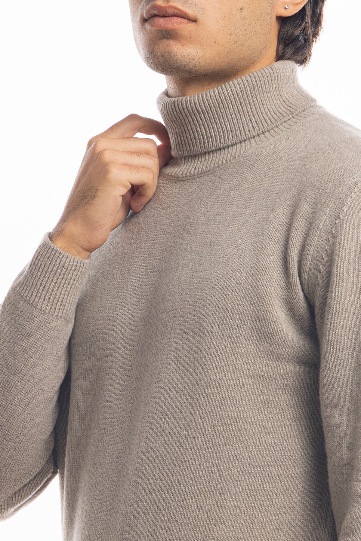 Maglione da uomo collo alto beige in lana maniche lunghe