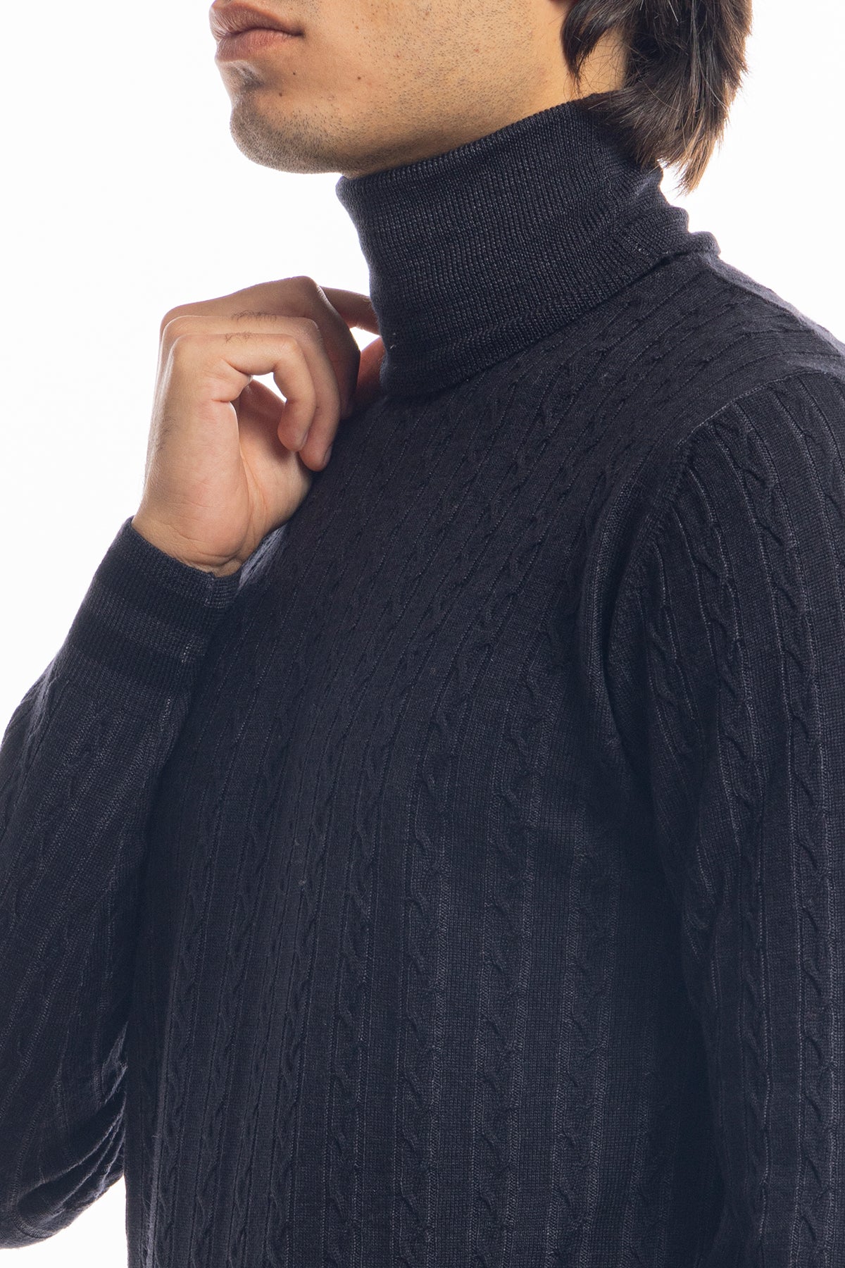 Maglione da uomo collo alto nero in lana merinos 100% effetto stone wash maniche lunghe