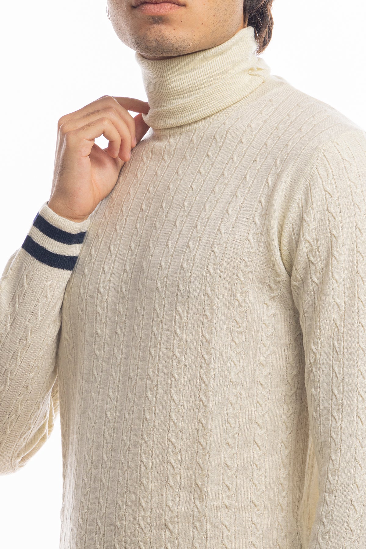 Maglione da uomo collo alto panna in lana merinos 100% effetto stone wash maniche lunghe