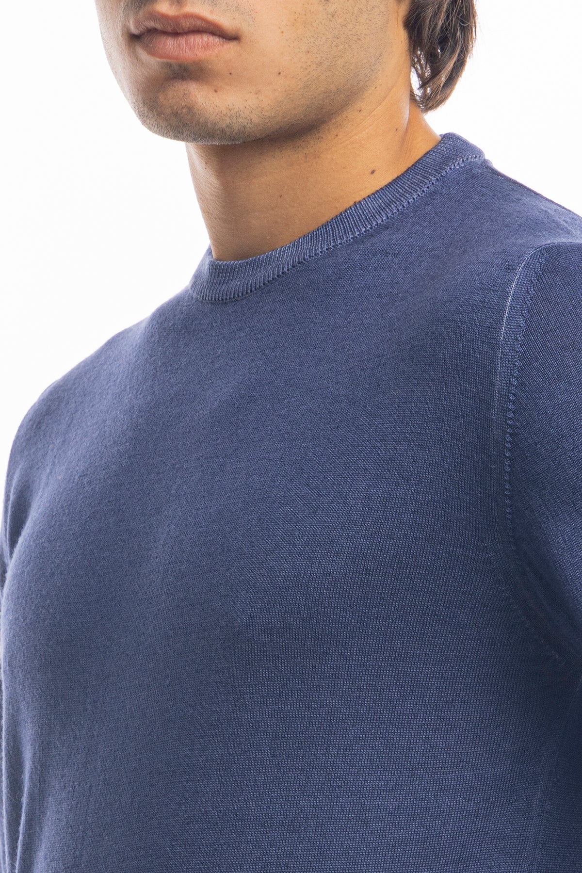 Maglione da uomo girocollo color denim in lana merinos 100% effetto stone wash maniche lunghe