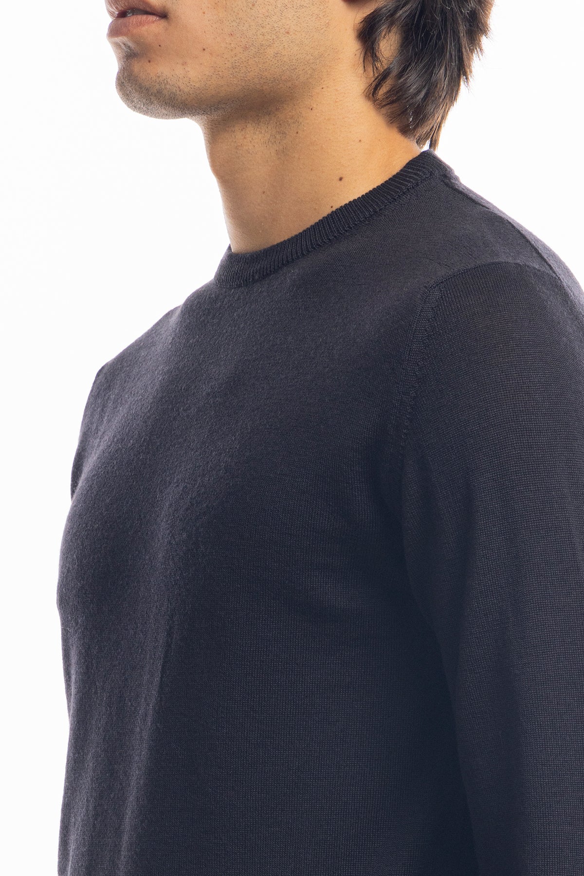 Maglione da uomo girocollo nero in lana merinos 100% effetto stone wash maniche lunghe
