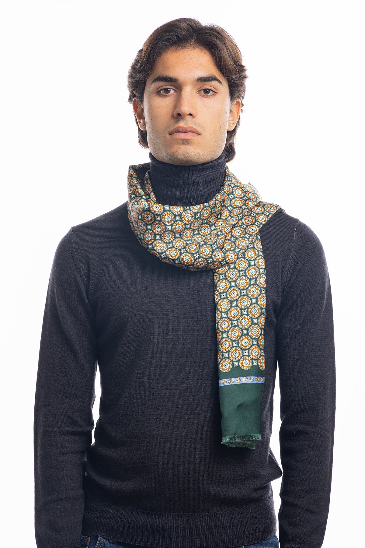 Sciarpa uomo verde reversibile in pura seta e lana fantasia fiori multicolor con frange taglio vivo