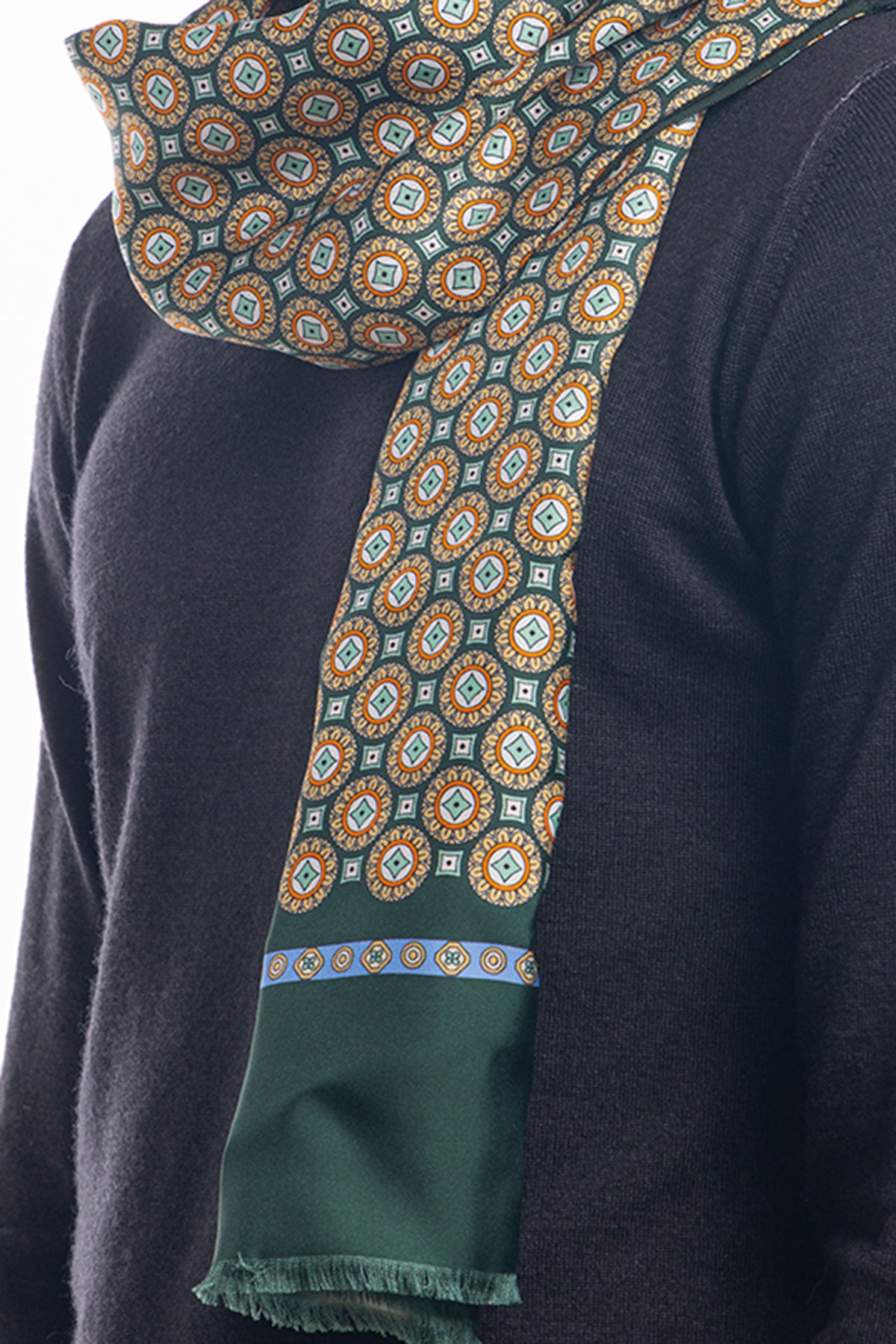 Sciarpa uomo verde reversibile in pura seta e lana fantasia fiori multicolor con frange taglio vivo