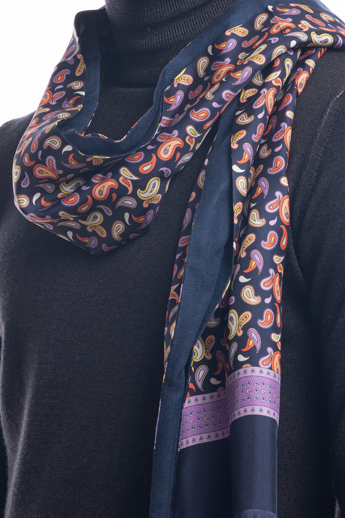 Sciarpa uomo blu fantasia viola reversibile in pura seta e lana fantasia fiori multicolor con frange taglio vivo