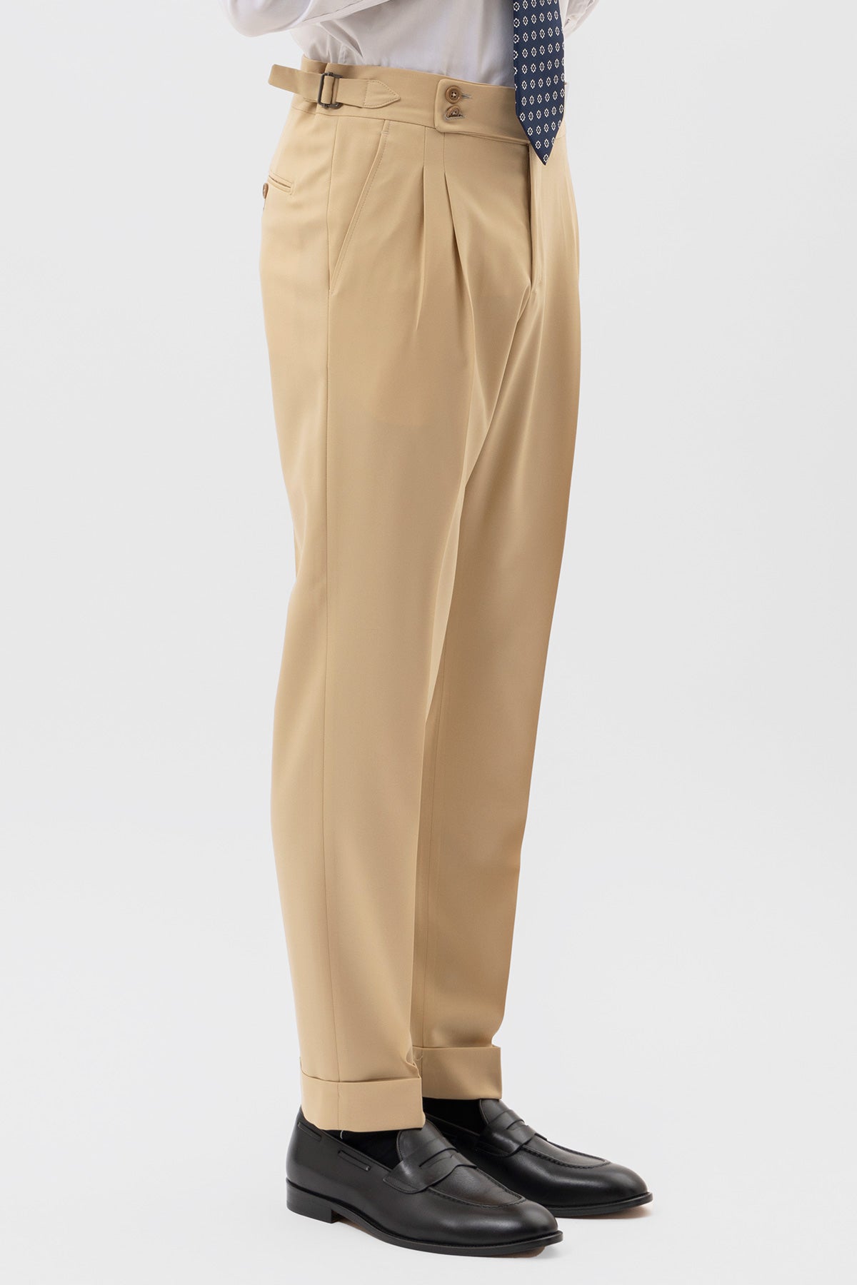 Abito uomo monopetto Beige fresco lana super 140's Holland & Sherry Rever a lancia .