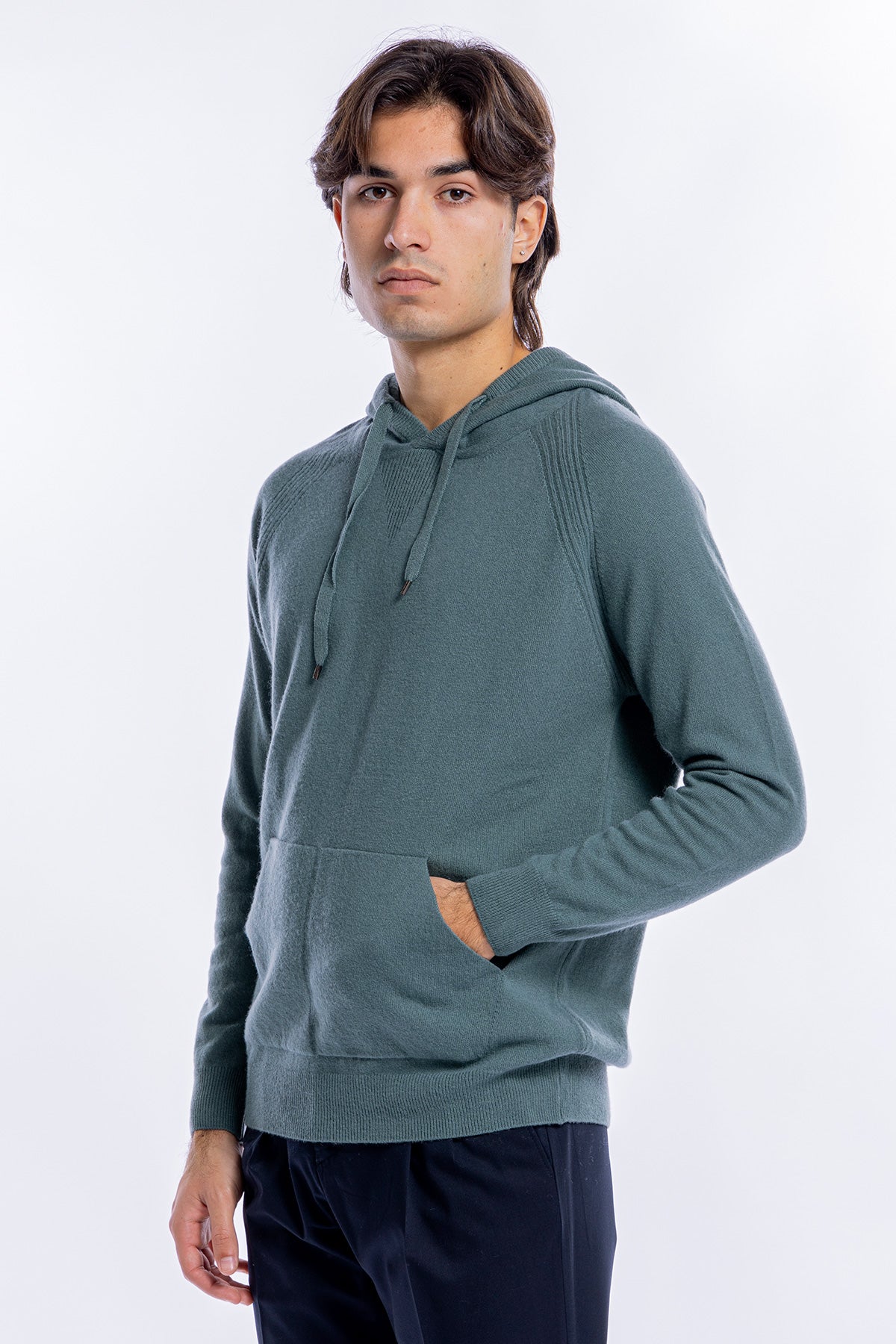 Felpa da uomo verde bottiglia in lana e cashmere con cappuccio e tasche sul davanti