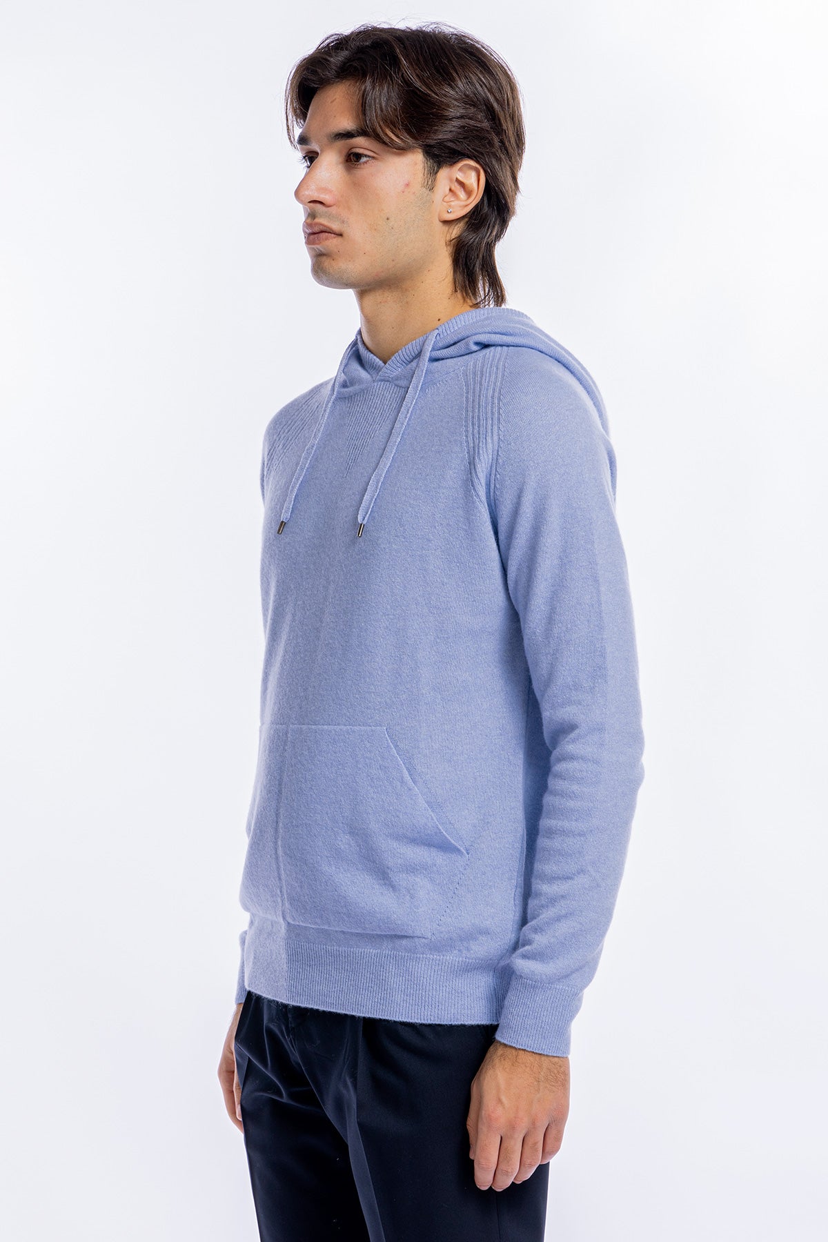 Felpa da uomo celeste in lana e cashmere con cappuccio e tasche sul davanti