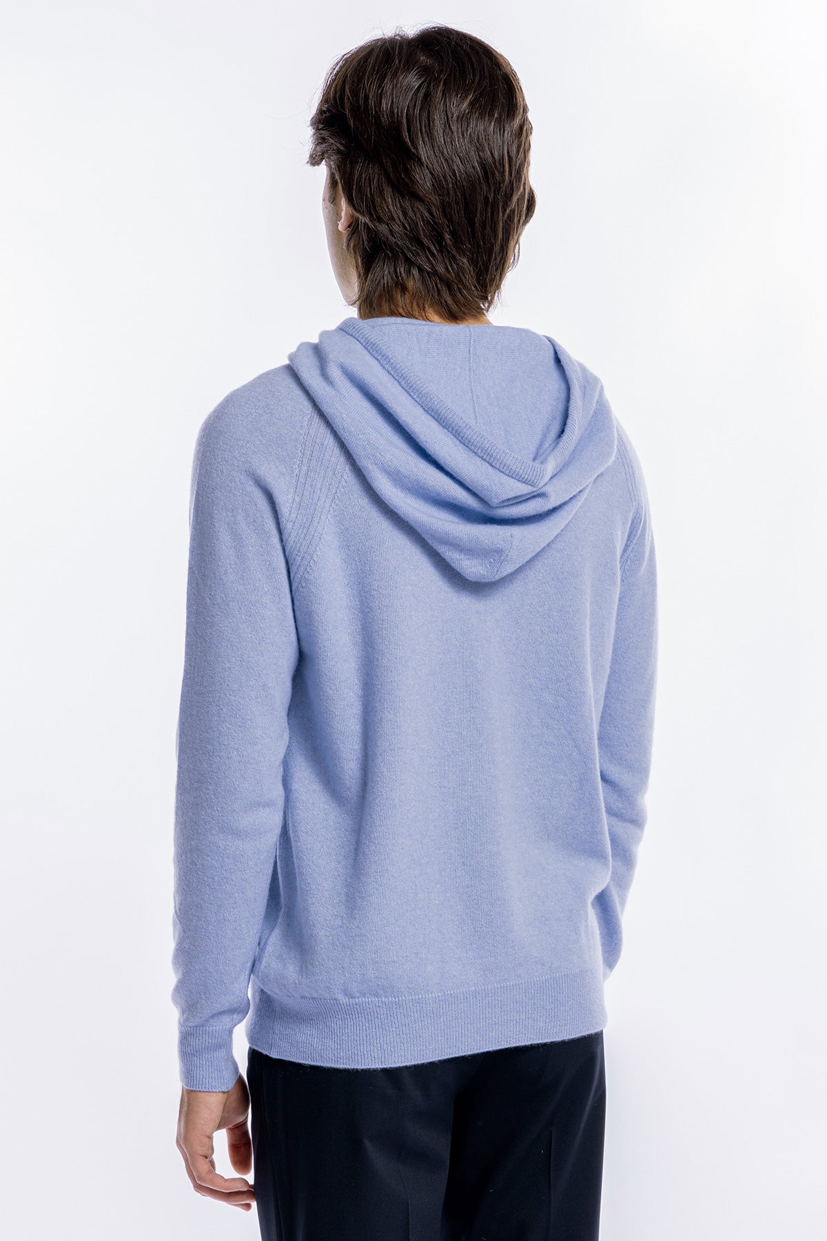 Felpa da uomo celeste in lana e cashmere con cappuccio e tasche sul davanti