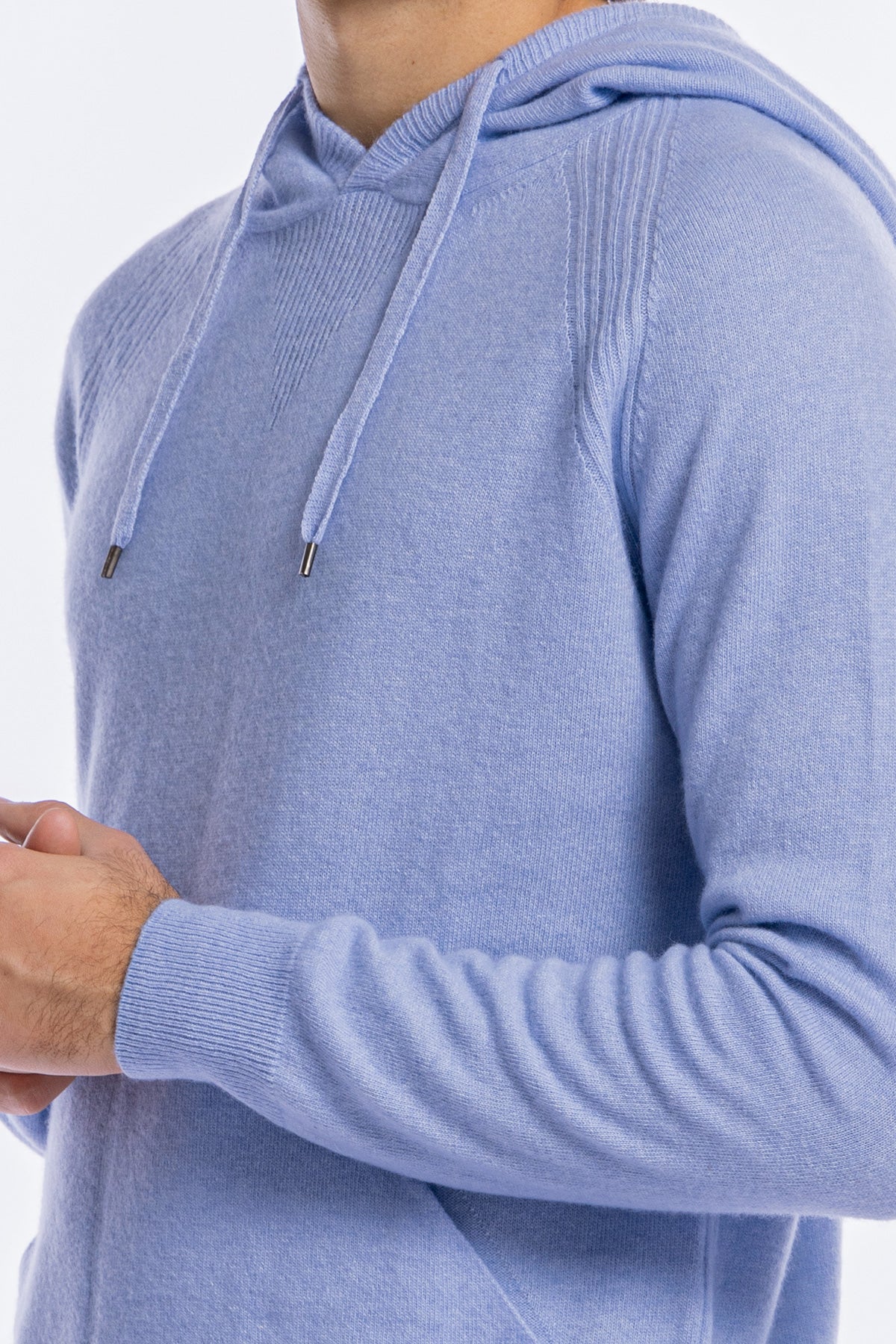 Felpa da uomo celeste in lana e cashmere con cappuccio e tasche sul davanti