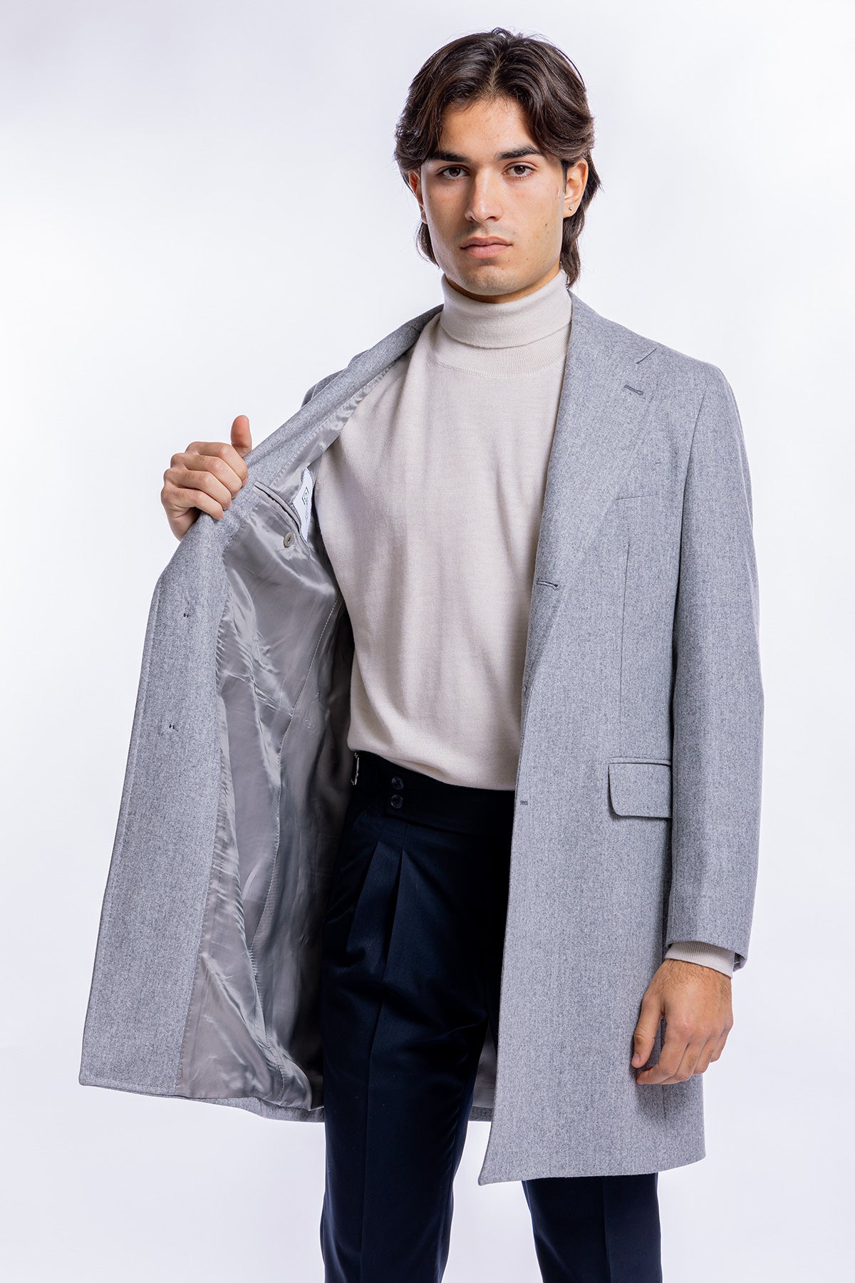 Cappotto uomo Monopetto grigio chiaro in pura lana al 100% Vitale Barberis Canonico rever largo 11cm con martingala sul retro