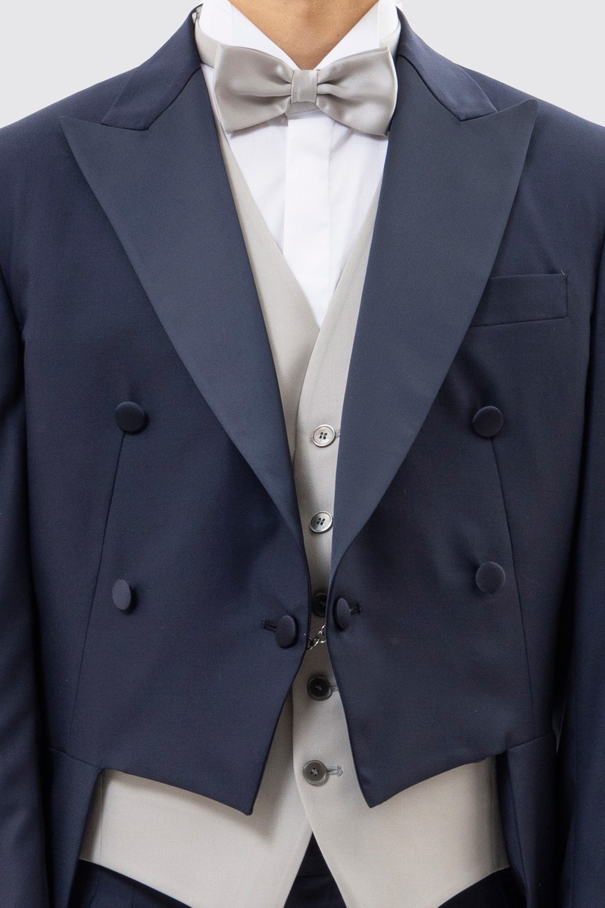 Giacca modello frac blu notte uomo in fresco lana super 130's Vitale Barberis Canonico con rever a Lancia largo in raso
