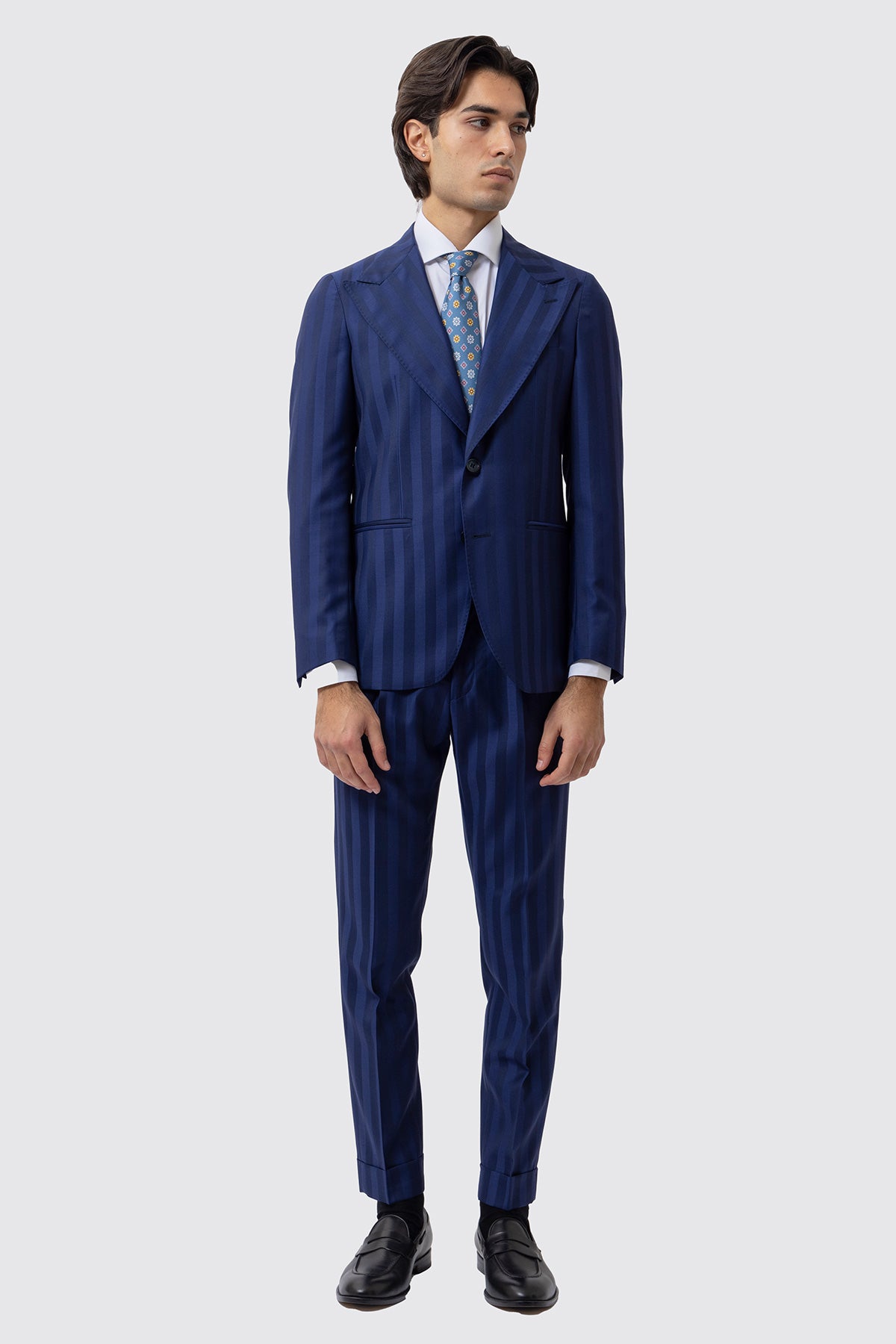 Abito Uomo Monopetto Blu Chiaro Rigata In Fresco Lana Super 140's Rever A Lancia 13cm Tasche A Filo .