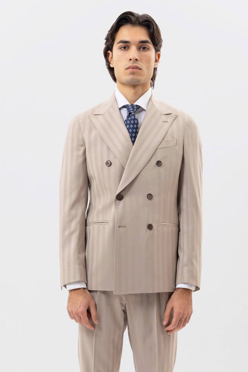 Abito Uomo Doppiopetto Beige Rigata Rever A Lancia 13cm Tasche A Filo