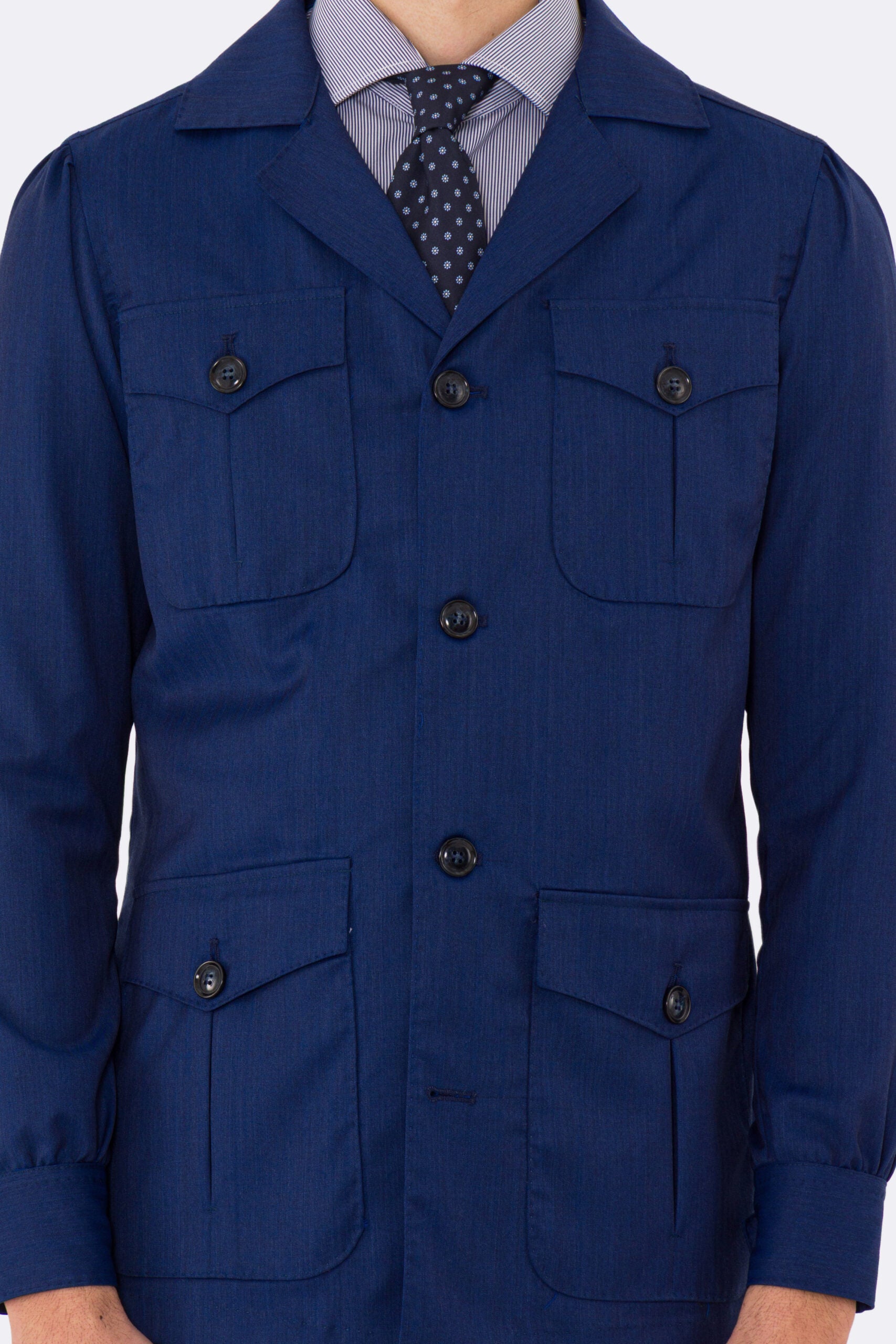 Sahariana solaro Blu Royal fresco lana Sartoria Carillo tessuti super 110's con tasche a toppa con pattina e soffietto e polso camicia