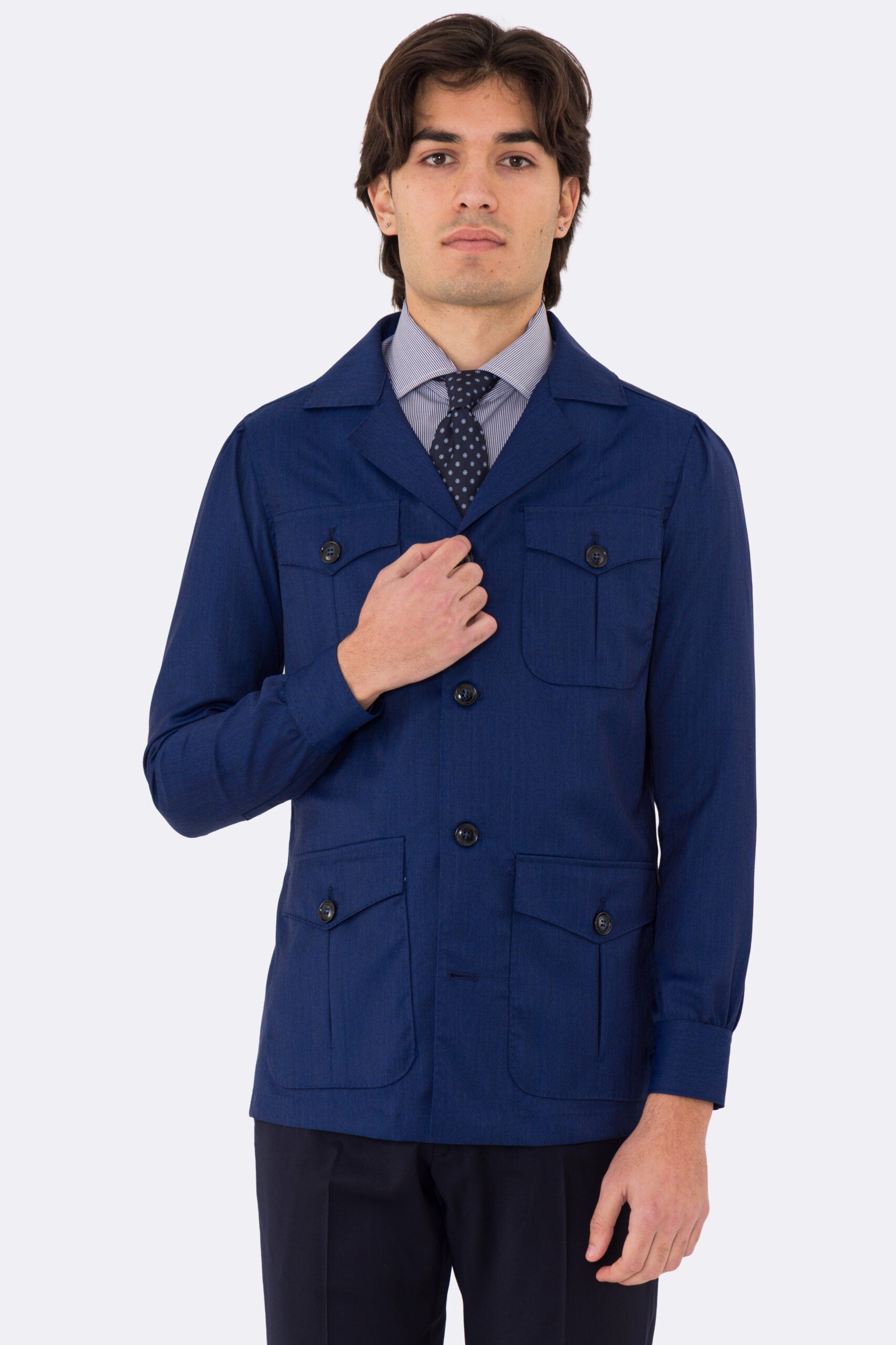 Sahariana solaro Blu Royal fresco lana Sartoria Carillo tessuti super 110's con tasche a toppa con pattina e soffietto e polso camicia