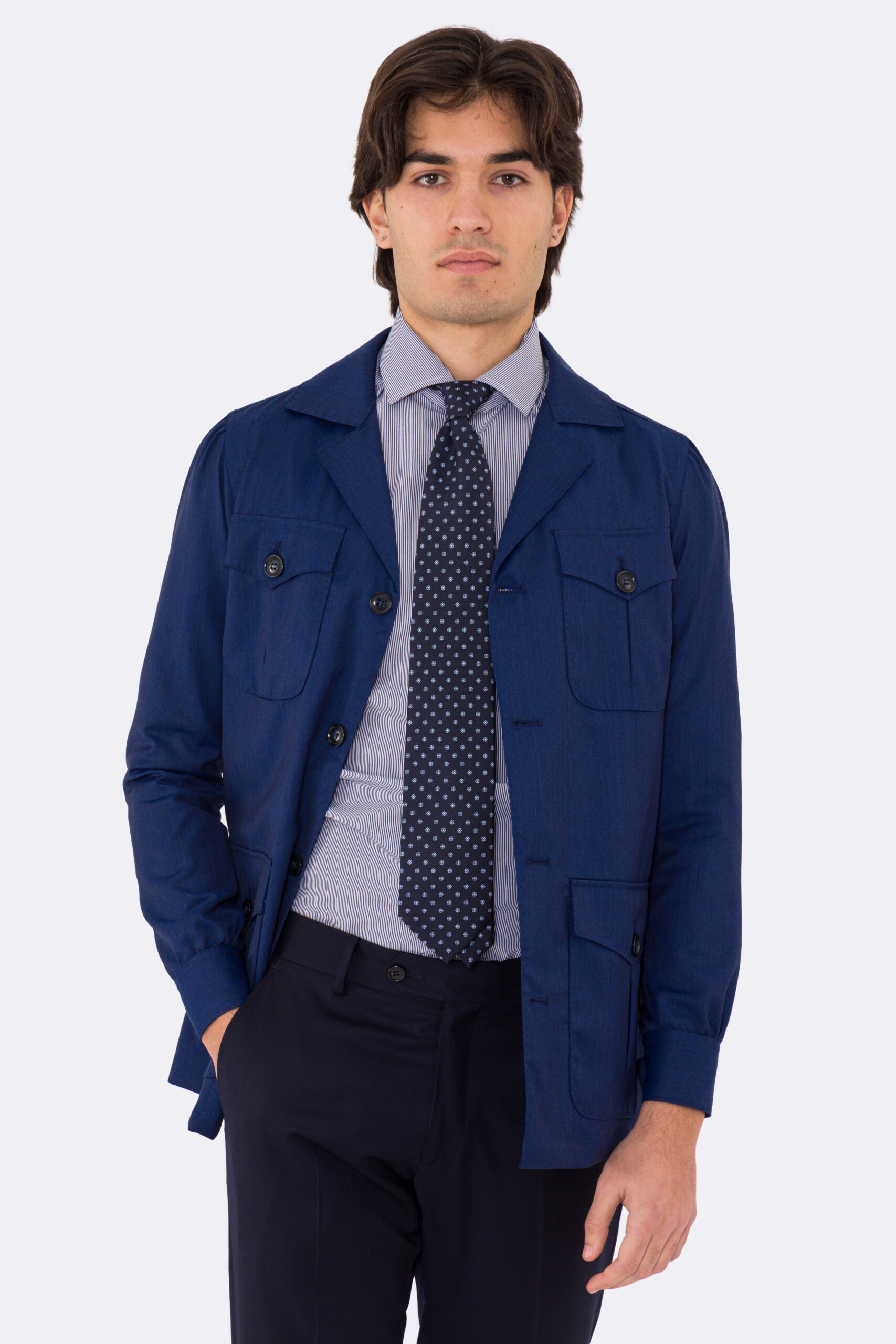Sahariana solaro Blu Royal fresco lana Sartoria Carillo tessuti super 110's con tasche a toppa con pattina e soffietto e polso camicia