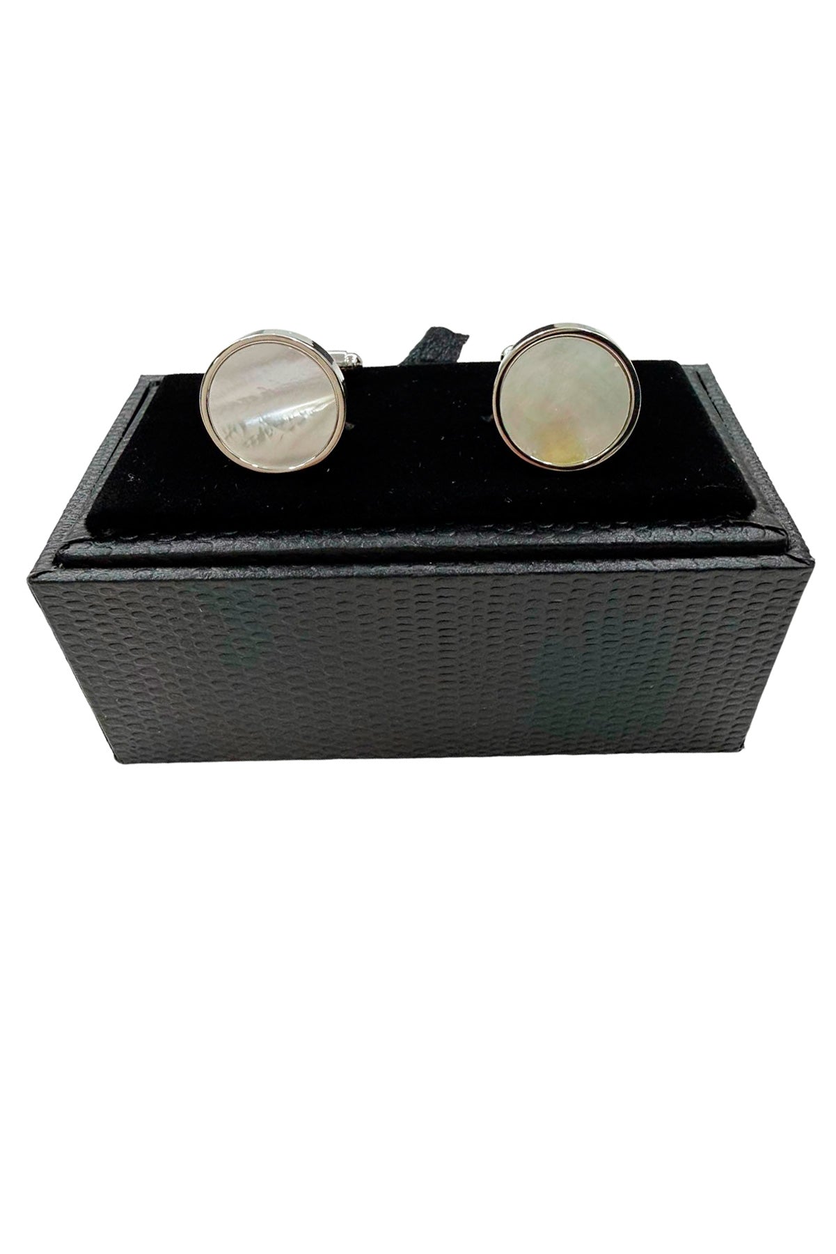 Gemelli da camicia in madreperla tondi e base in acciaio silver .
