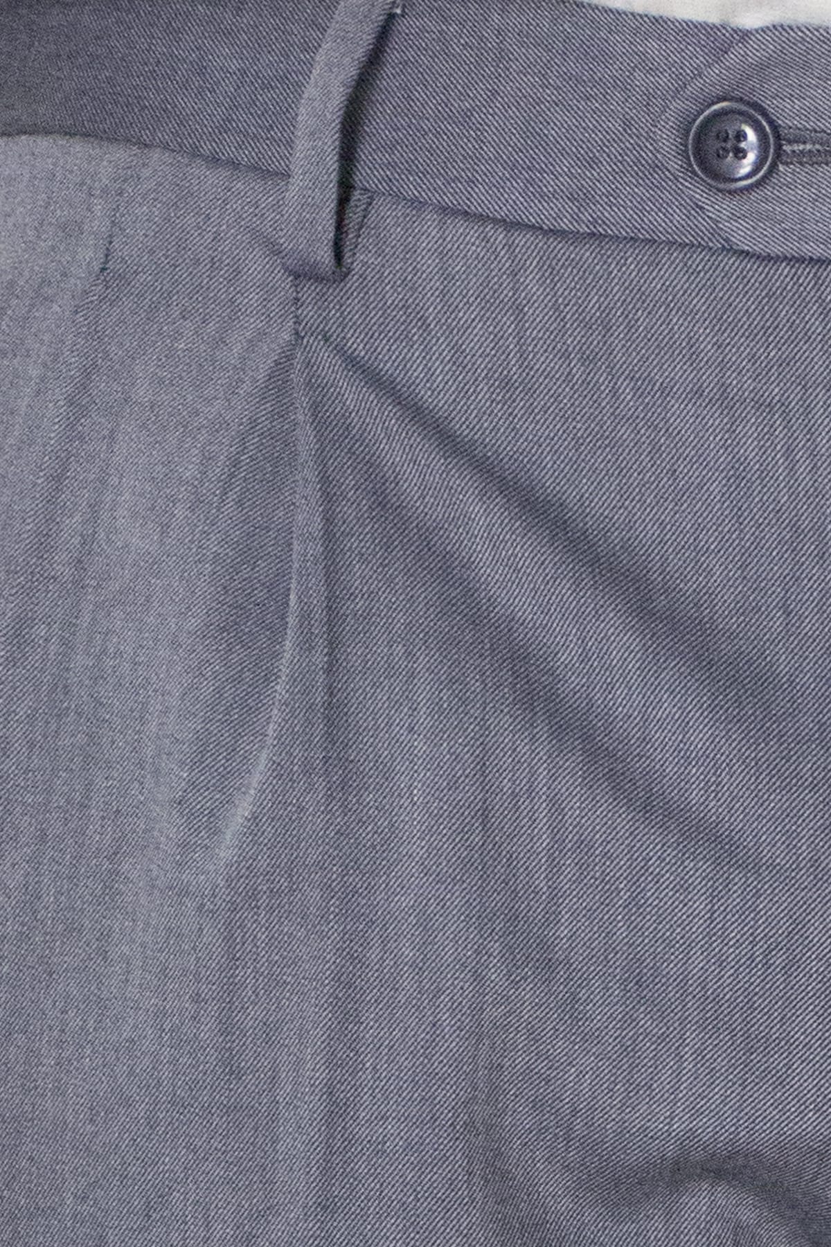 Pantalone uomo grigio chiaro in lana con doppia pinces e risvolto 4cm