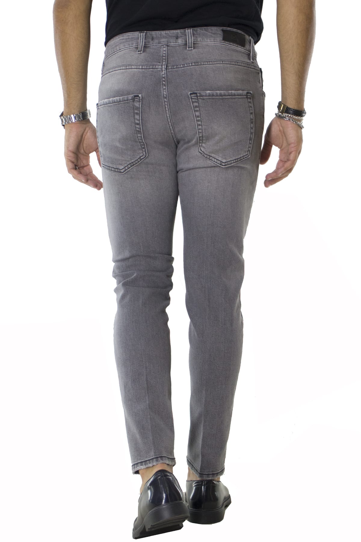 Jeans uomo slim grigio chiaro elasticizzato con sabbiature 5 tasche