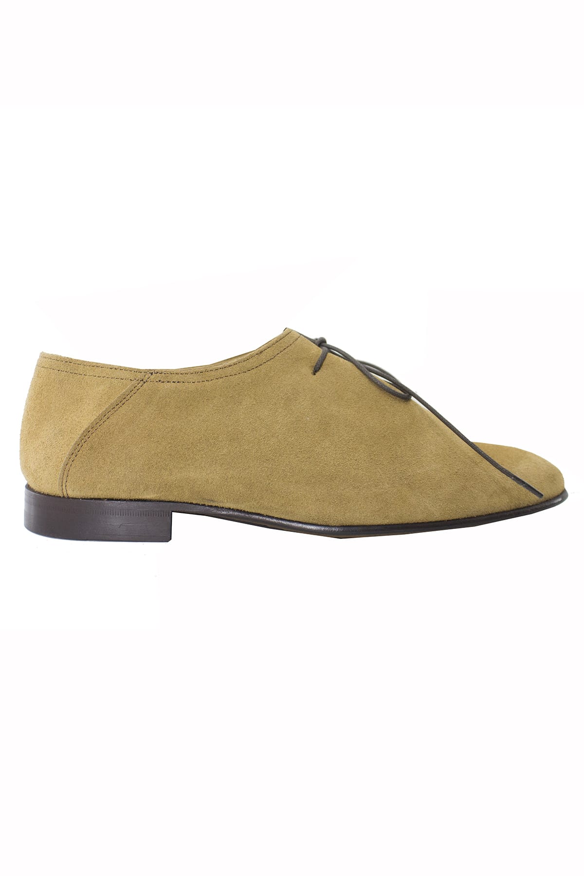Scarpe basse da uomo senape in camoscio con chiusura laccio e suola in cuoio made in italy