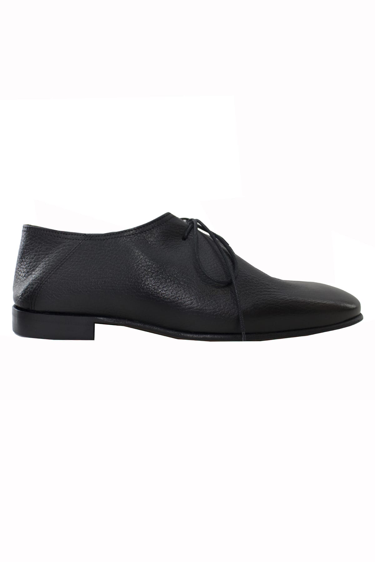 Scarpe basse da uomo nere in vera pelle con chiusura laccio e suola in cuoio made in italy