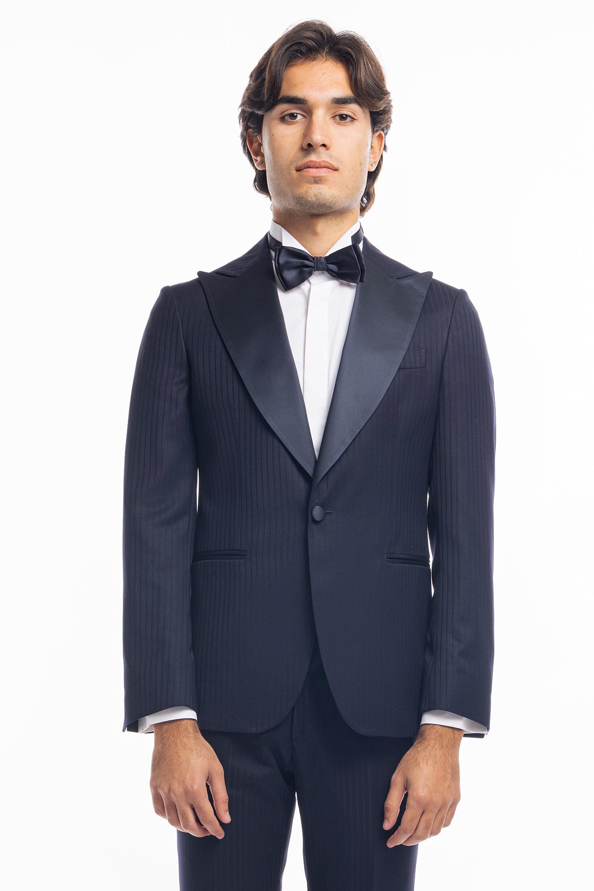 Abito uomo monopetto gessato fondo blu slim fit rever a lancia larga in seta