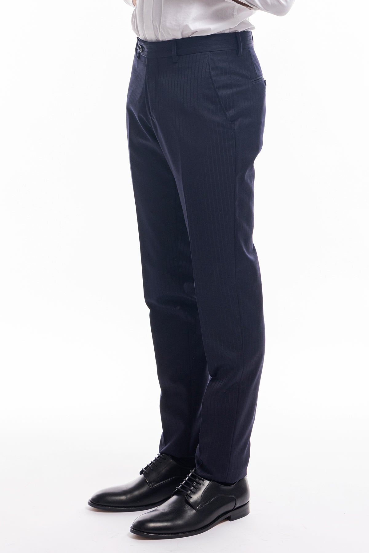 Abito uomo monopetto gessato fondo blu slim fit rever a lancia larga in seta