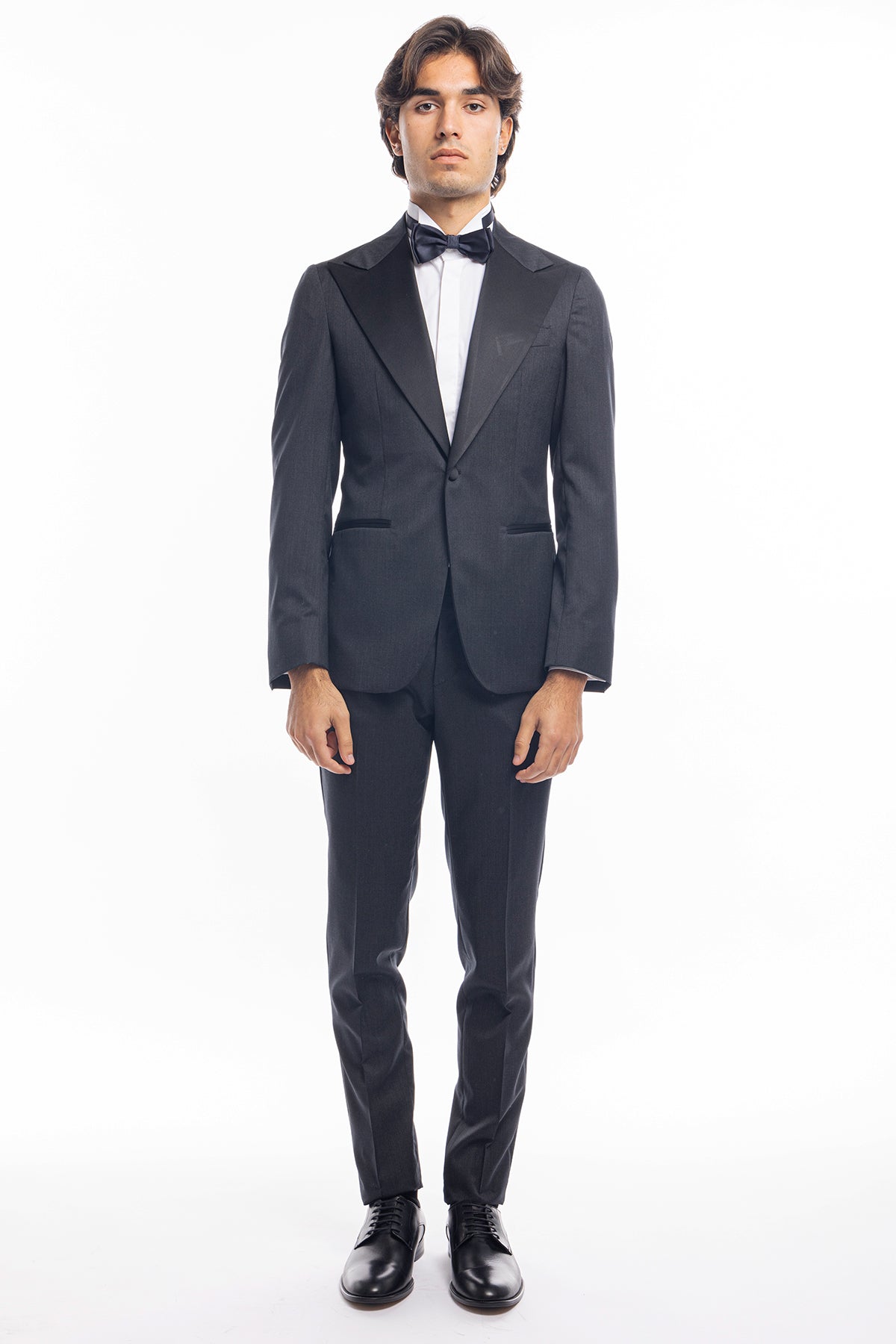 Abito smoking monopetto grigia da uomo in fresco lana super 130's Vitale Barberis Canonico con rever a Lancia largo in raso
