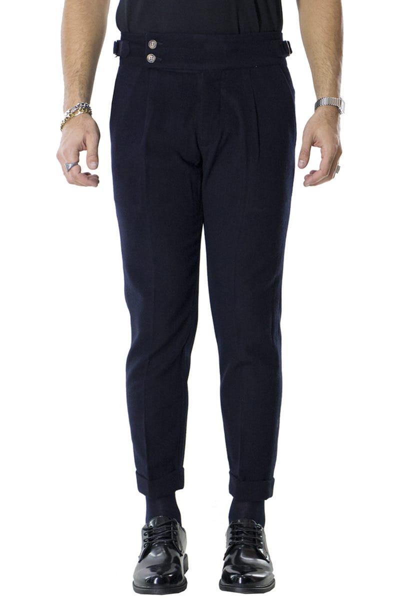 Pantaloni uomo vita alta con pinces blu in lana fantasia riga bordeaux slim fit fibbia e risvolto