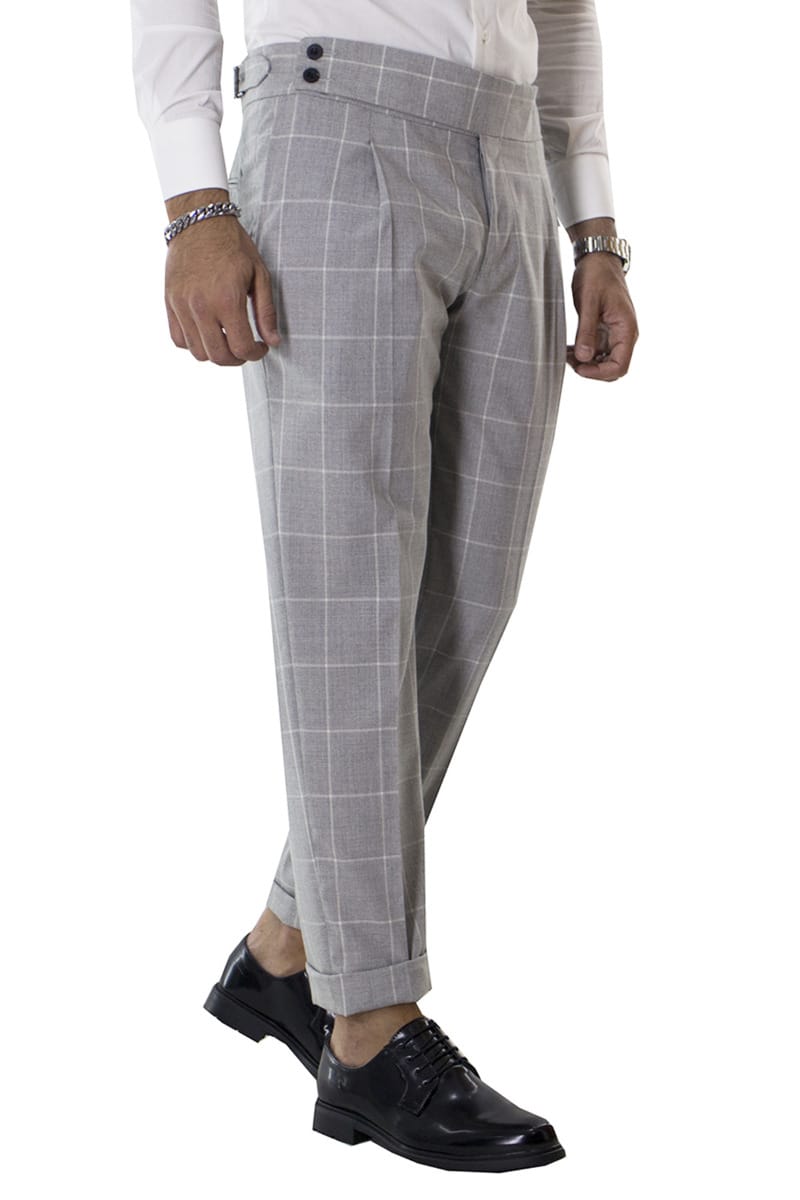 Pantalone uomo grigio a quadri vita alta con pinces fibbie laterali e risvolto 4cm