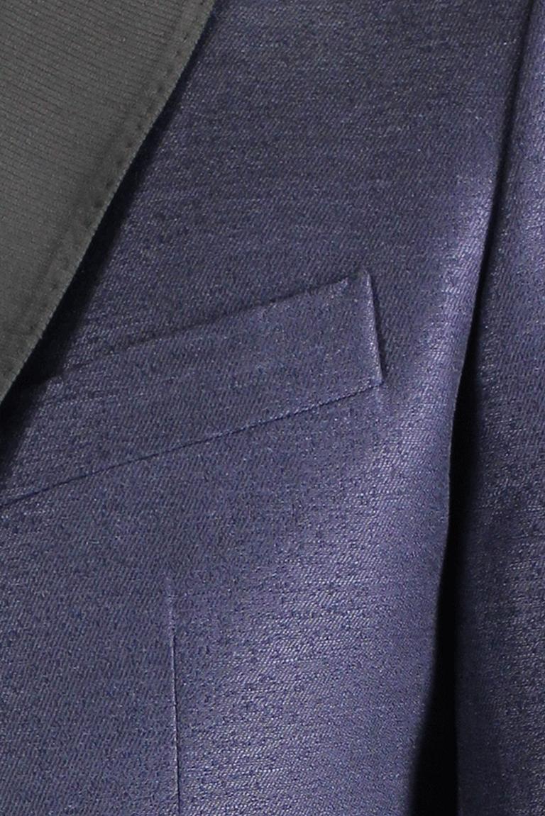 Abito uomo elegante monopetto in lana slim blu con revers in raso nero