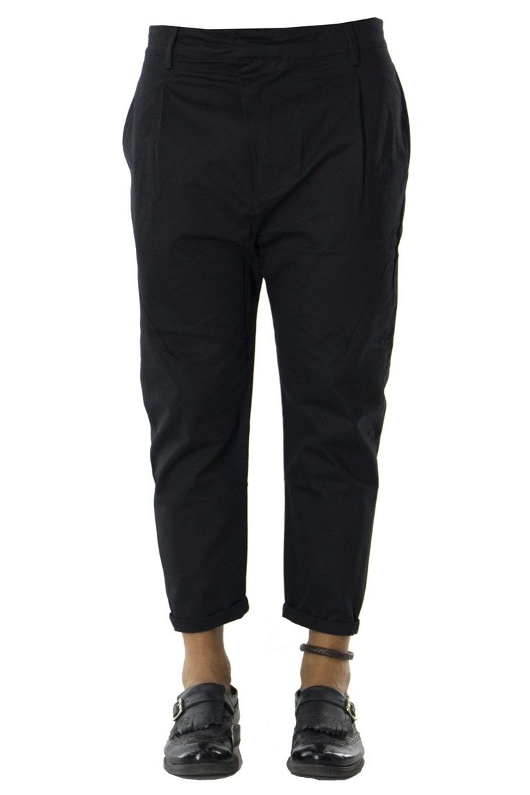 Pantalone uomo nero in cotone tasca america con pence tasche a filo