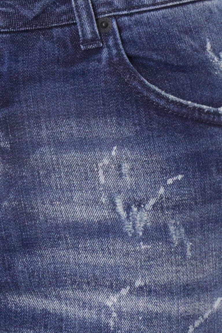 Jeans da uomo in cotone elastico slim 5 tasche lavaggio scuro con rotture