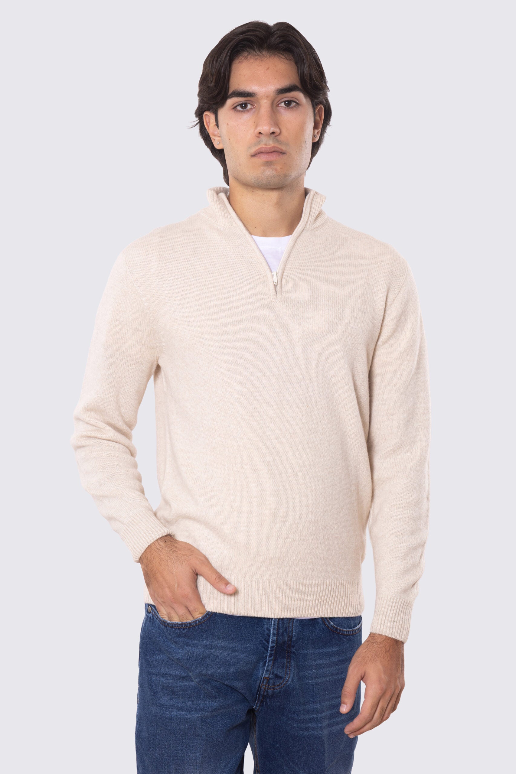 Maglione collo alto con mezza zip a scomparsa panna 100% cashmere a tubolare tinta unita con elastici sulle maniche e sul fondo Finezza 12.
