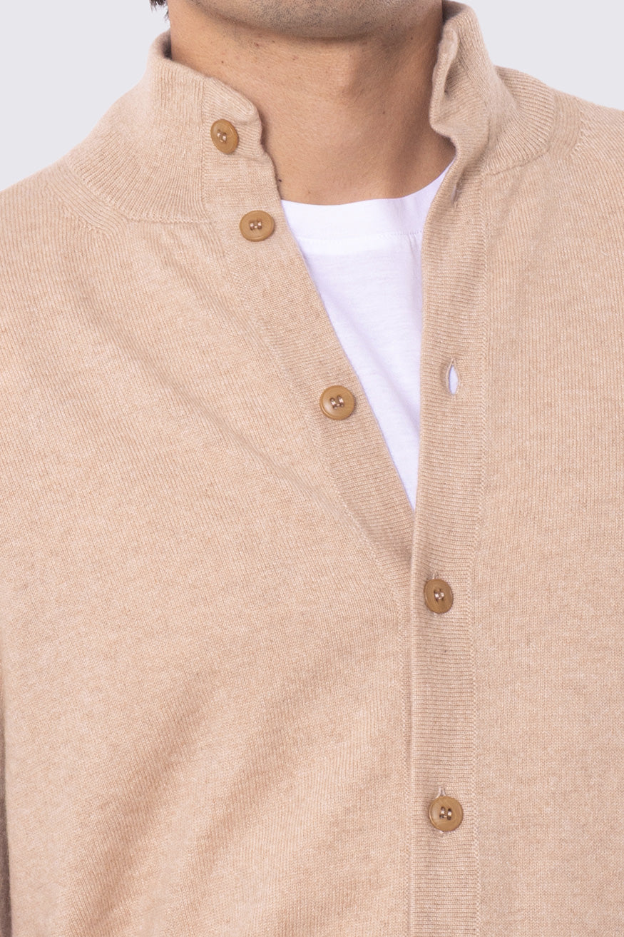 Cardigan collo alto con bottoni Color cammello 100% cashmere a tubolare tinta unita con elastici sulle maniche e sul fondo Finezza 12