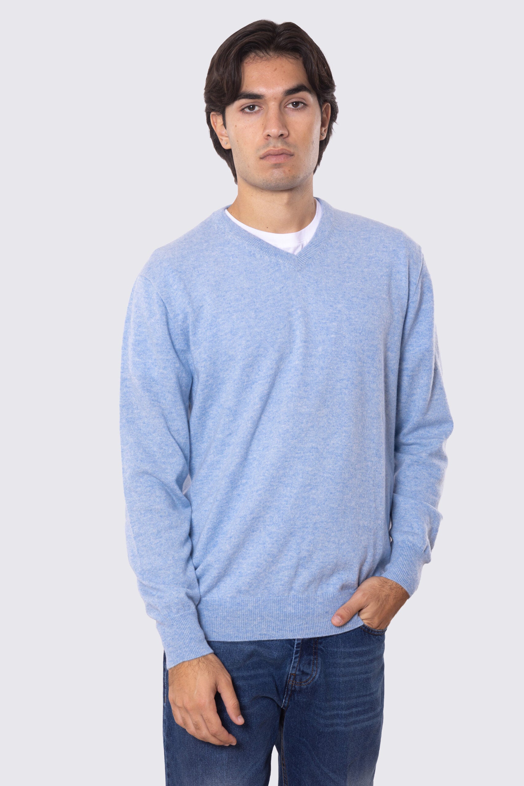 Maglione scollo a v celeste 100% cashmere a tubolare tinta unita con elastici sulle maniche e sul fondo Finezza 12