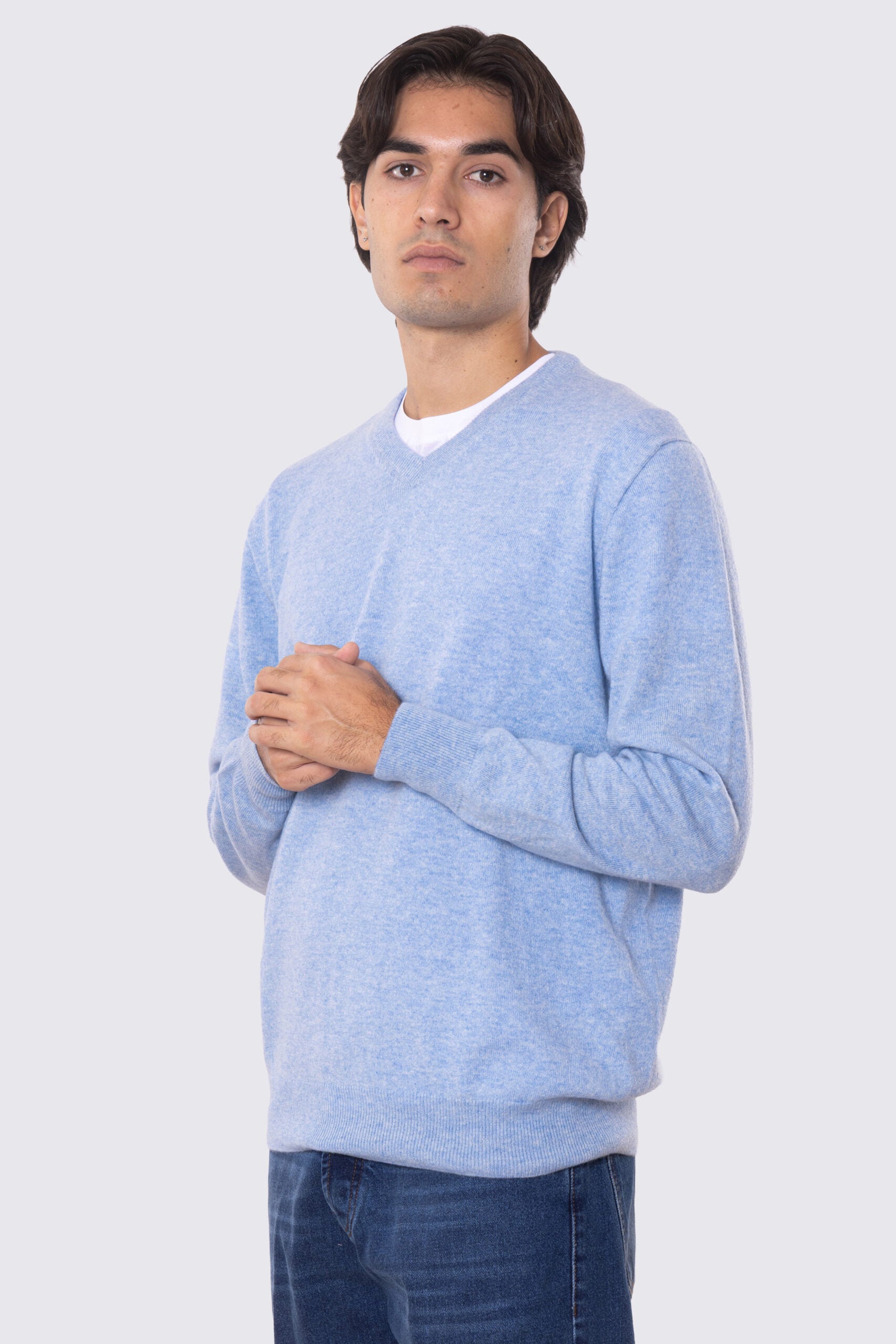 Maglione scollo a v celeste 100% cashmere a tubolare tinta unita con elastici sulle maniche e sul fondo Finezza 12