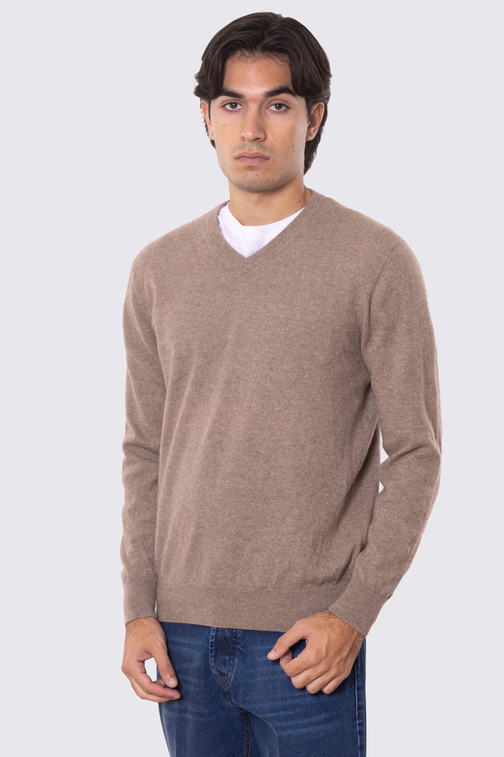 Maglione scollo a v tortora 100% cashmere a tubolare tinta unita con elastici sulle maniche e sul fondo Finezza 12