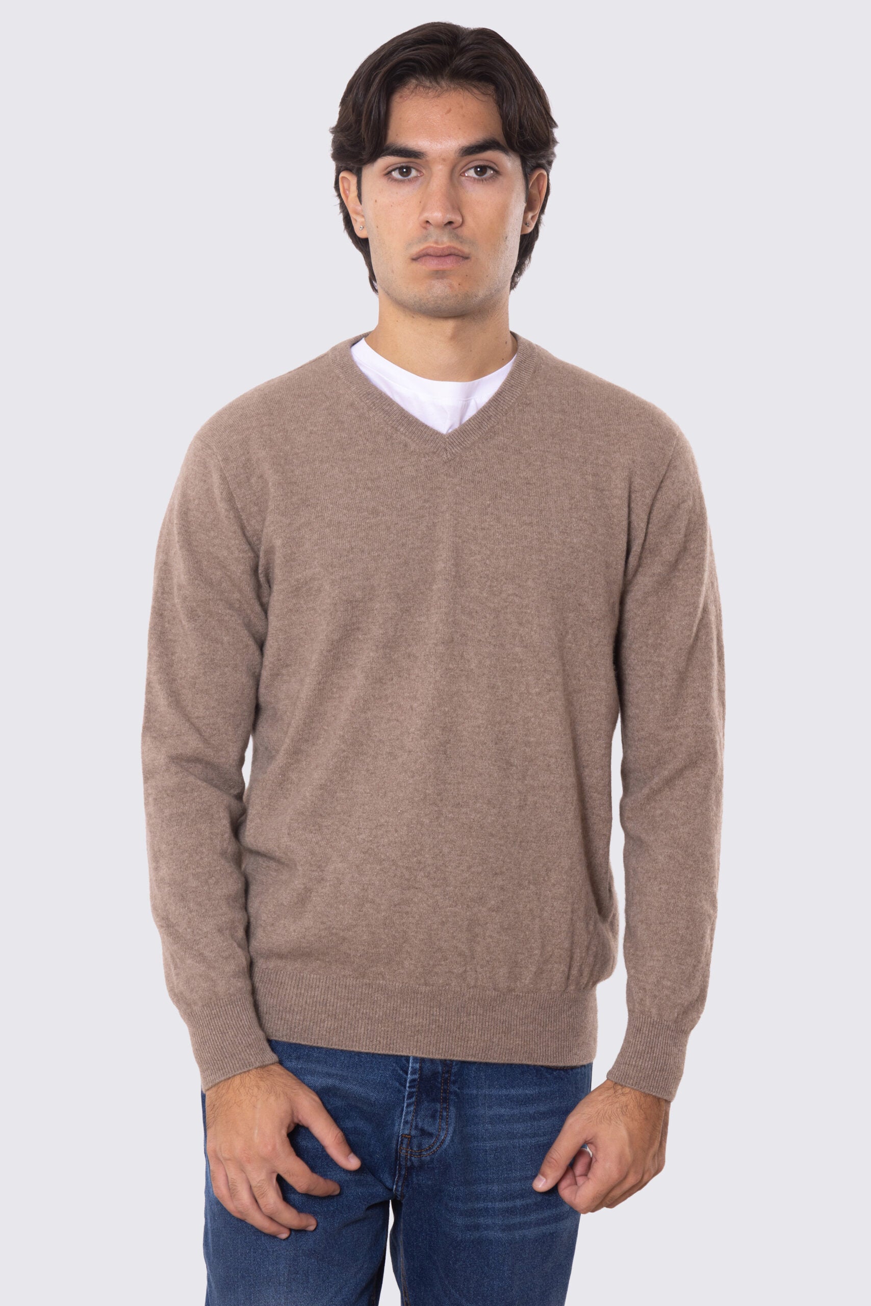 Maglione scollo a v tortora 100% cashmere a tubolare tinta unita con elastici sulle maniche e sul fondo Finezza 12