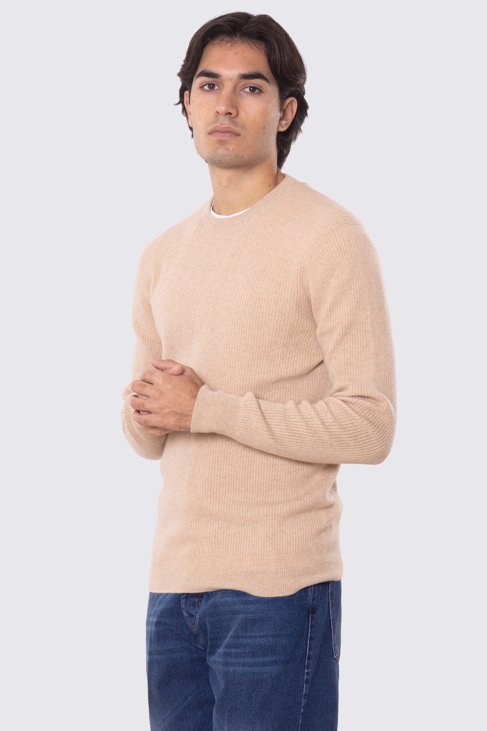 Maglione girocollo color cammello a costine strette 100% cashmere a tubolare tinta unita con elastici sulle maniche e sul fondo Finezza 12