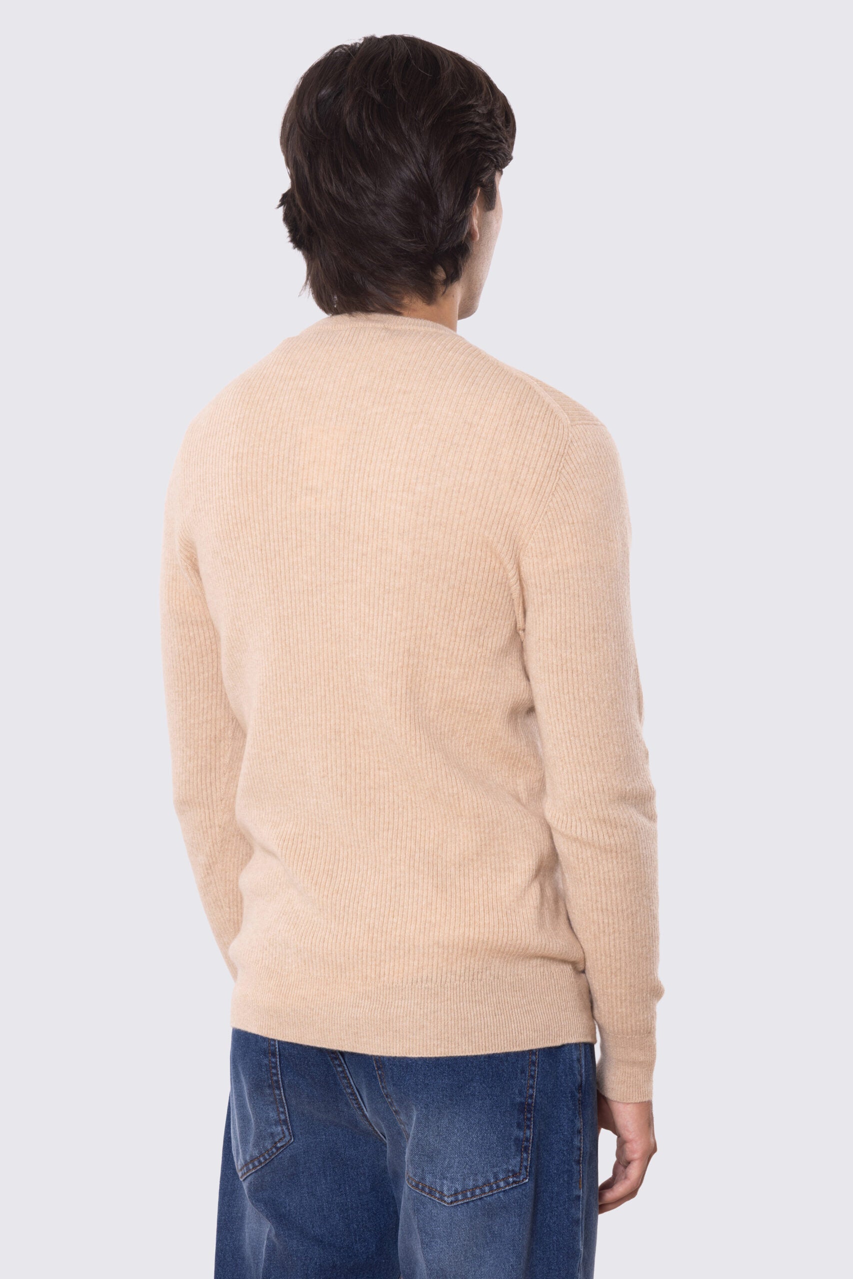 Maglione girocollo color cammello a costine strette 100% cashmere a tubolare tinta unita con elastici sulle maniche e sul fondo Finezza 12