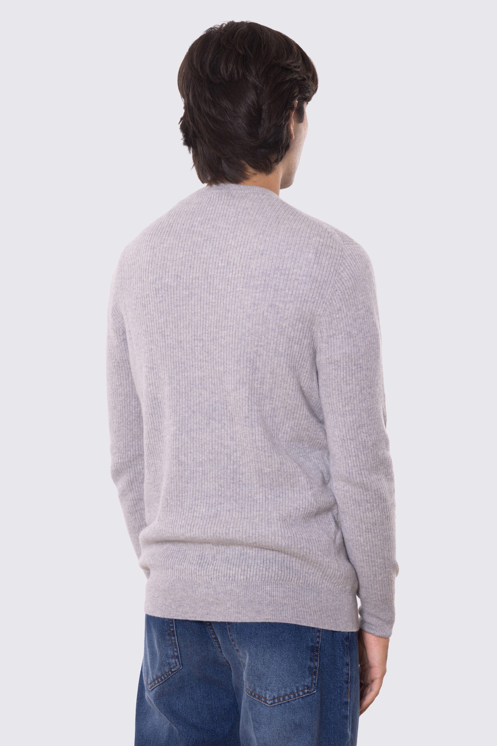 Maglione girocollo grigio a costine strette 100% cashmere a tubolare tinta unita con elastici sulle maniche e sul fondo Finezza 12