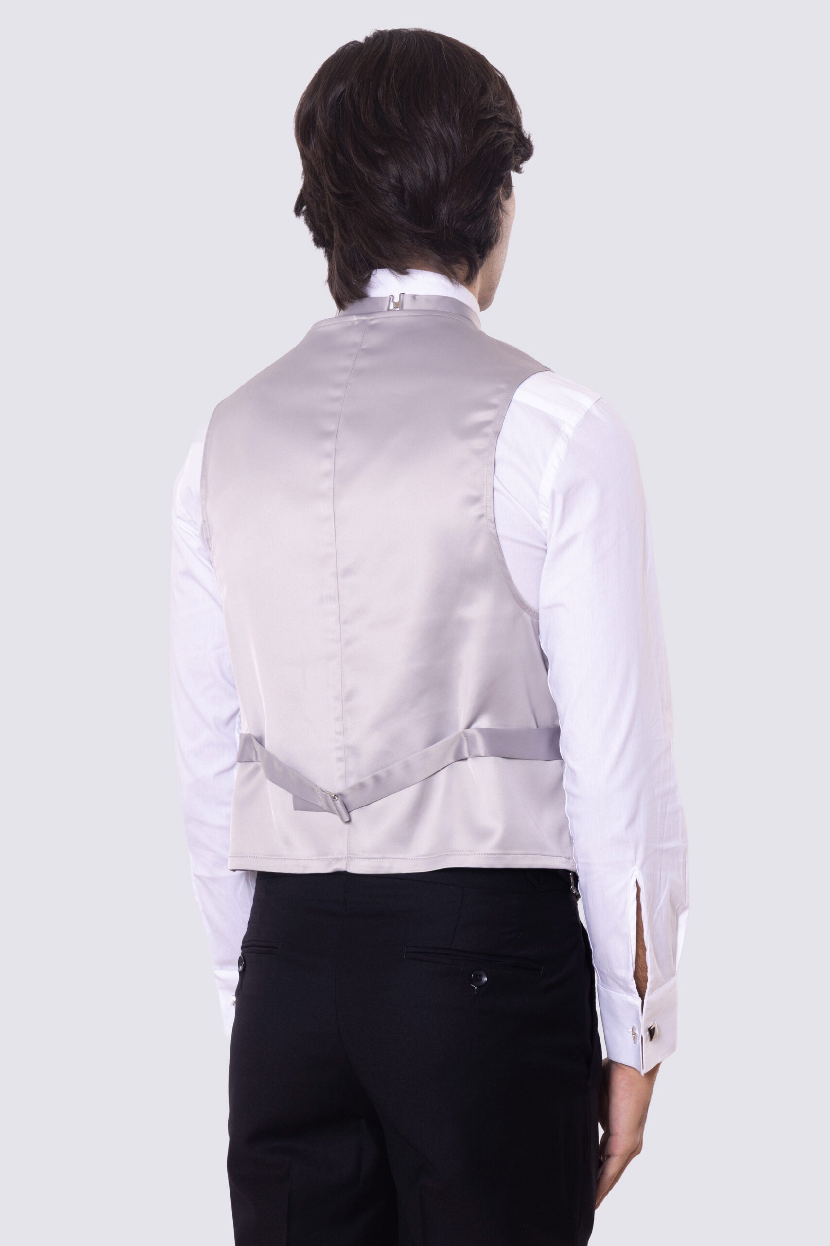 Gilet monopetto grigio in raso da uomo regular fit con tasche a filo e gancio di regolazione sul retro