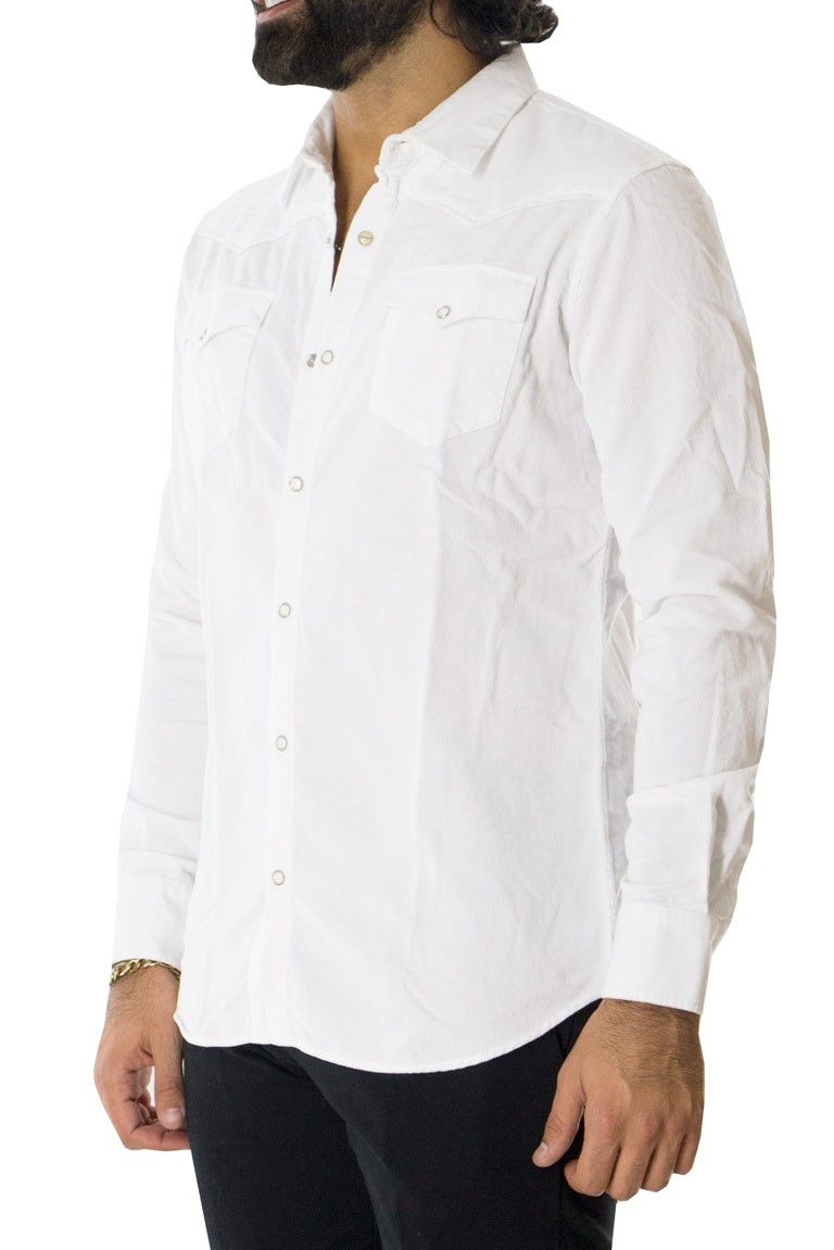Camicia uomo invernale in velluto slim fit con taschini bianca chiusura ciappette collo italiano maniche lunghe  morbida
