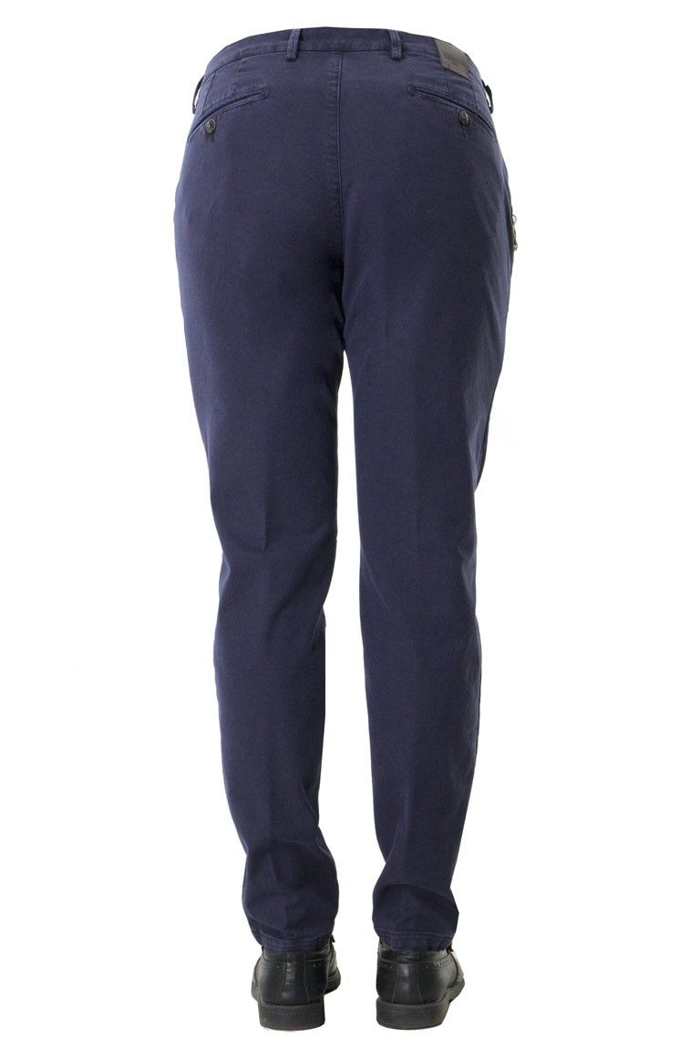 Pantalone uomo slim in cotone elastico modello tasca america chiusura zip e taschino sul davanti
